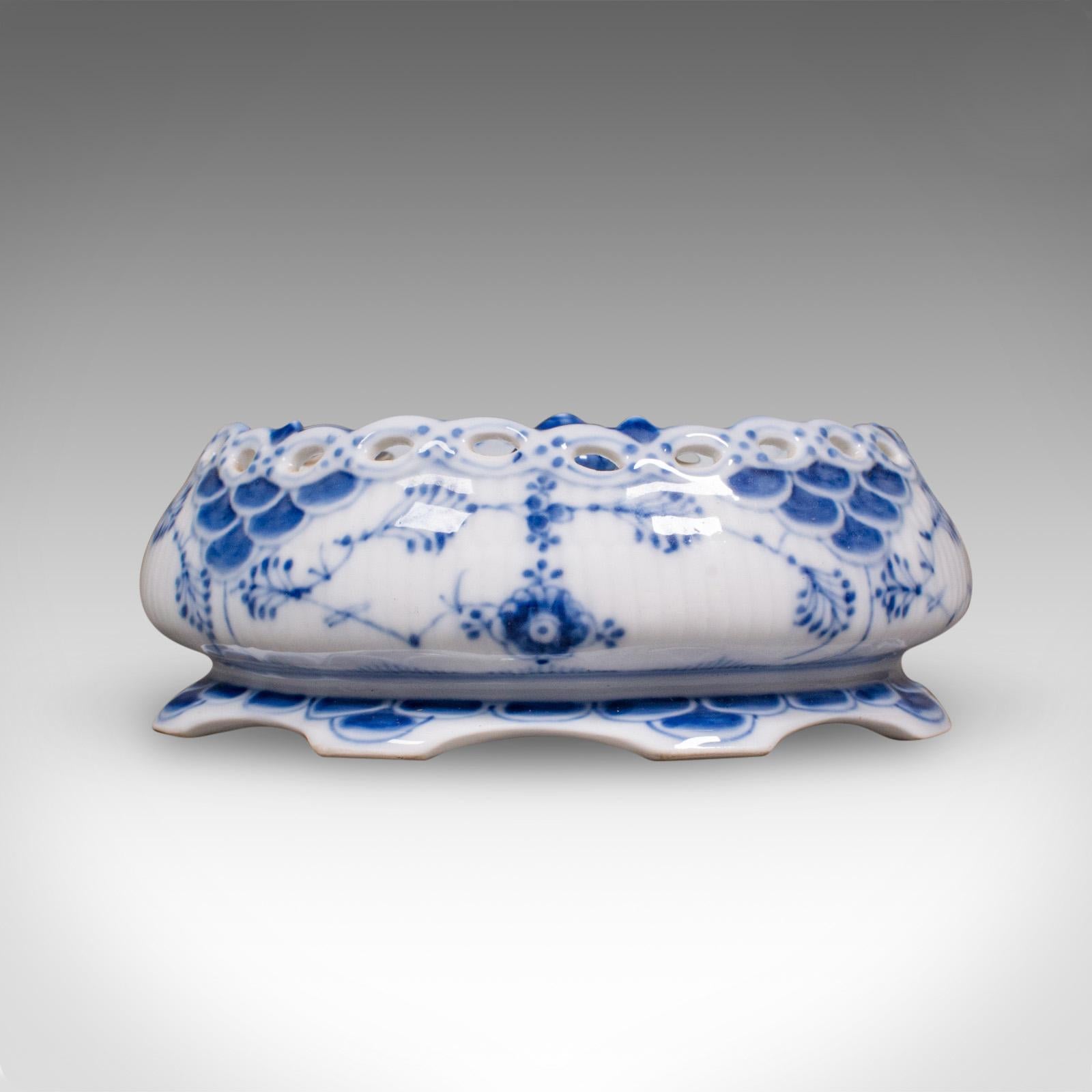 Kleine antike Olivenschale, dänische Keramik, Canapé-Schale, viktorianisch, um 1900 (Spätviktorianisch) im Angebot