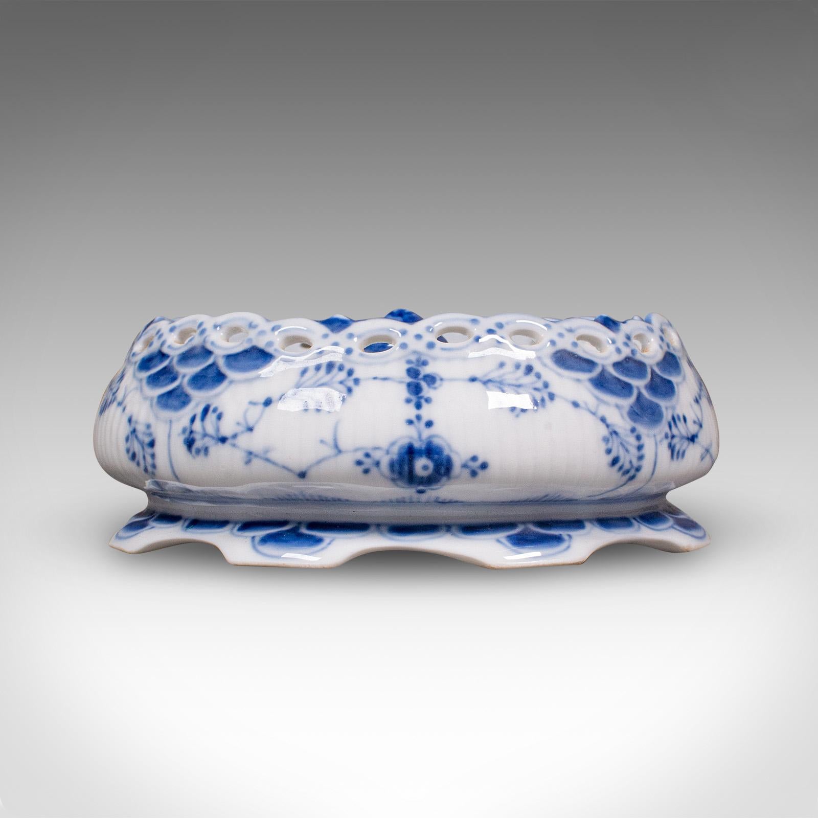 Kleine antike Olivenschale, dänische Keramik, Canapé-Schale, viktorianisch, um 1900 (Dänisch) im Angebot