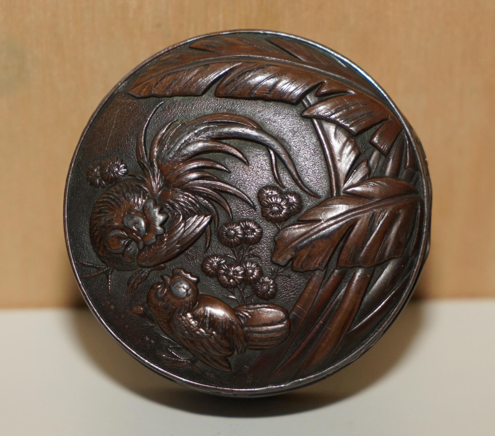 Chinese Export SMALL ANTIQUE ORIENTAL COPPER & BRONZE REPOUSSE JEWELLERY BOX DEPICTING CHICKENs For Sale