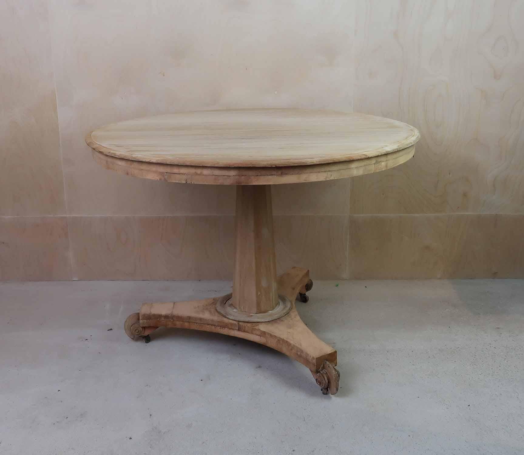 Petite table ronde blanchie de style palladien ancien, anglaise, vers 1835 Bon état - En vente à St Annes, Lancashire