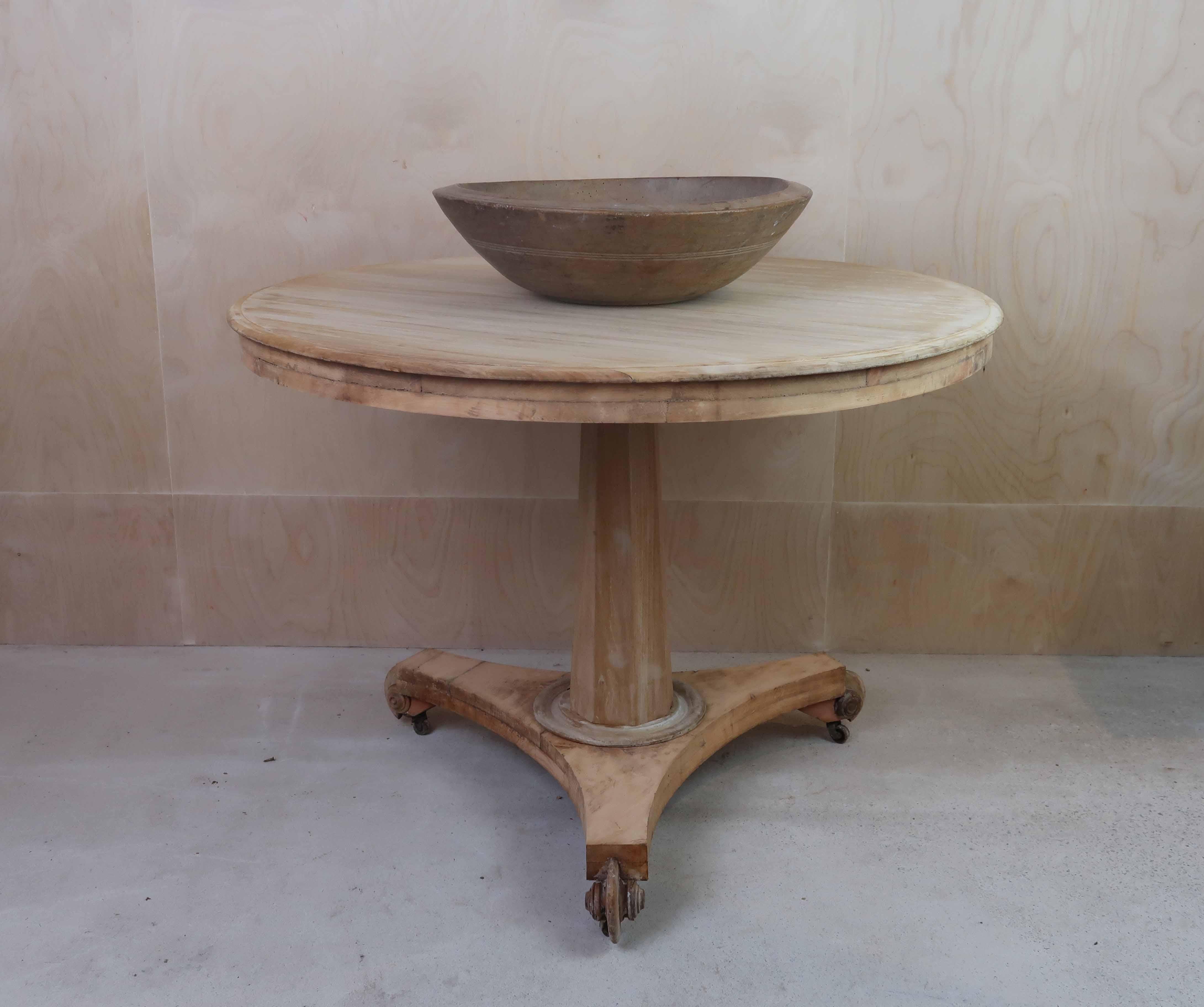 Palladien Petite table ronde blanchie de style palladien ancien, anglaise, vers 1835 en vente