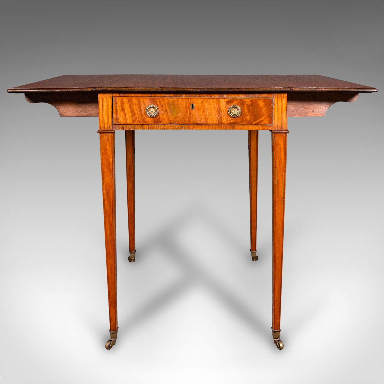 Petite table ancienne Pembroke, bois de satin anglais, occasionnelle, Williamson, Regency Bon état - En vente à Hele, Devon, GB