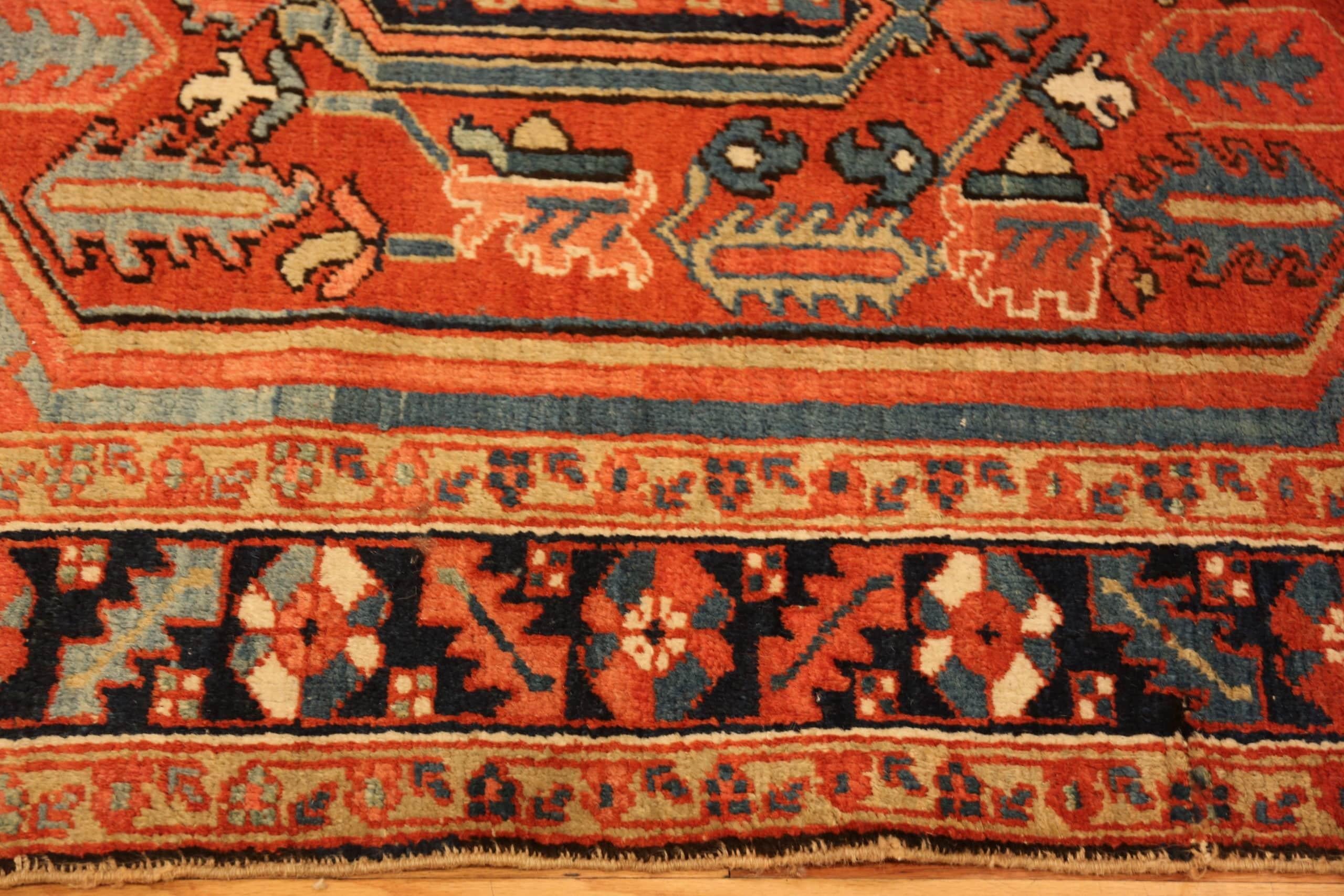 Small Antique Persian Heriz Rug. Size: 6 ft 5 in x 8 ft In Good Condition In New York, NY