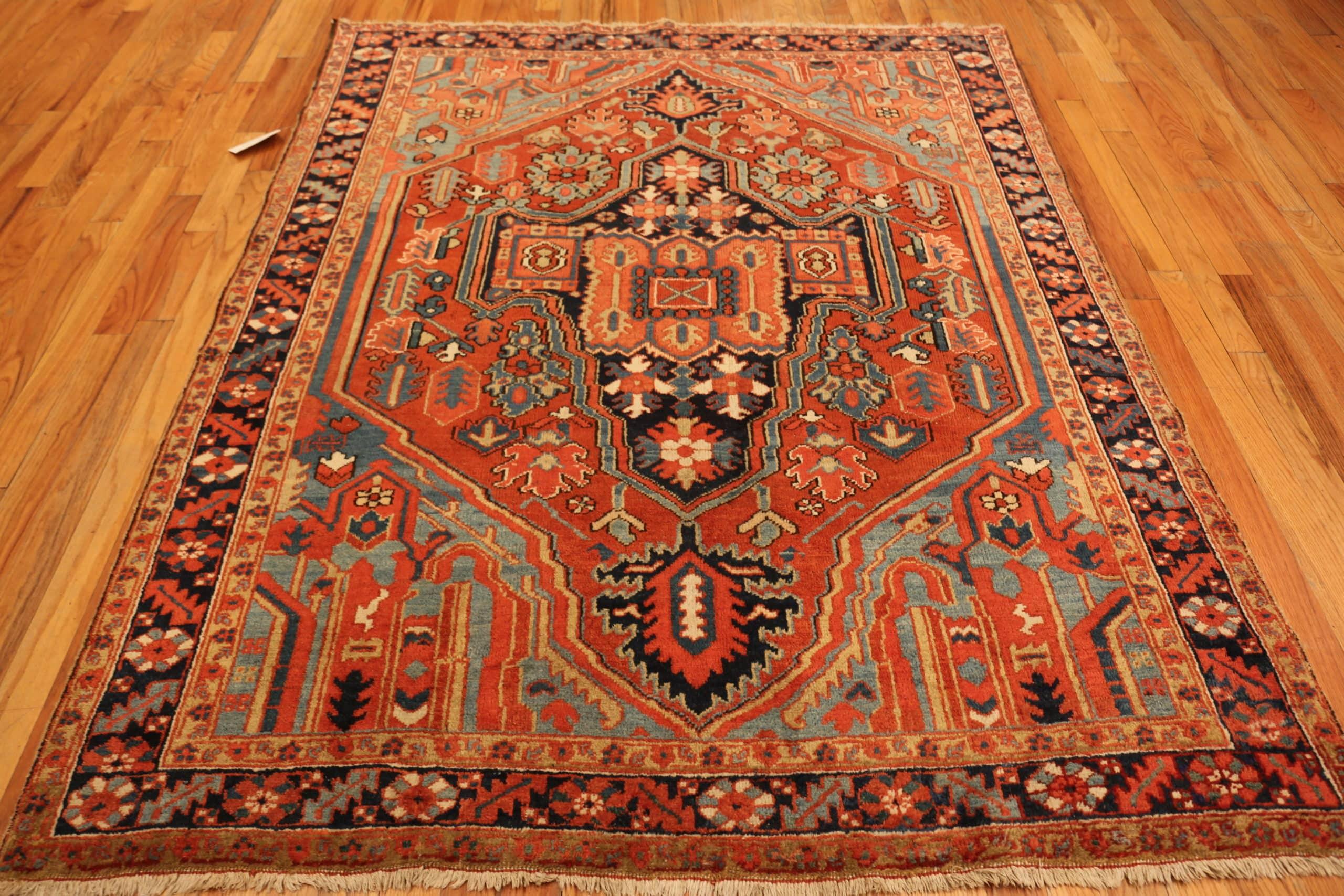 Small Antique Persian Heriz Rug. Size: 6 ft 5 in x 8 ft 2