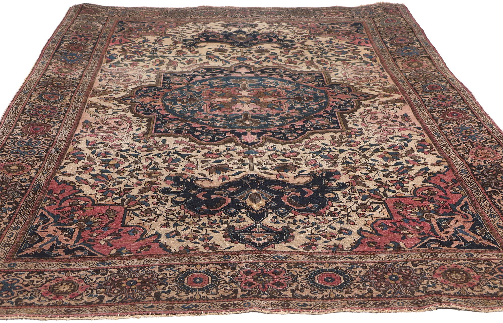 Sarouk Farahan Petit tapis sarouk persan ancien, un style intemporel et un charme durable en vente