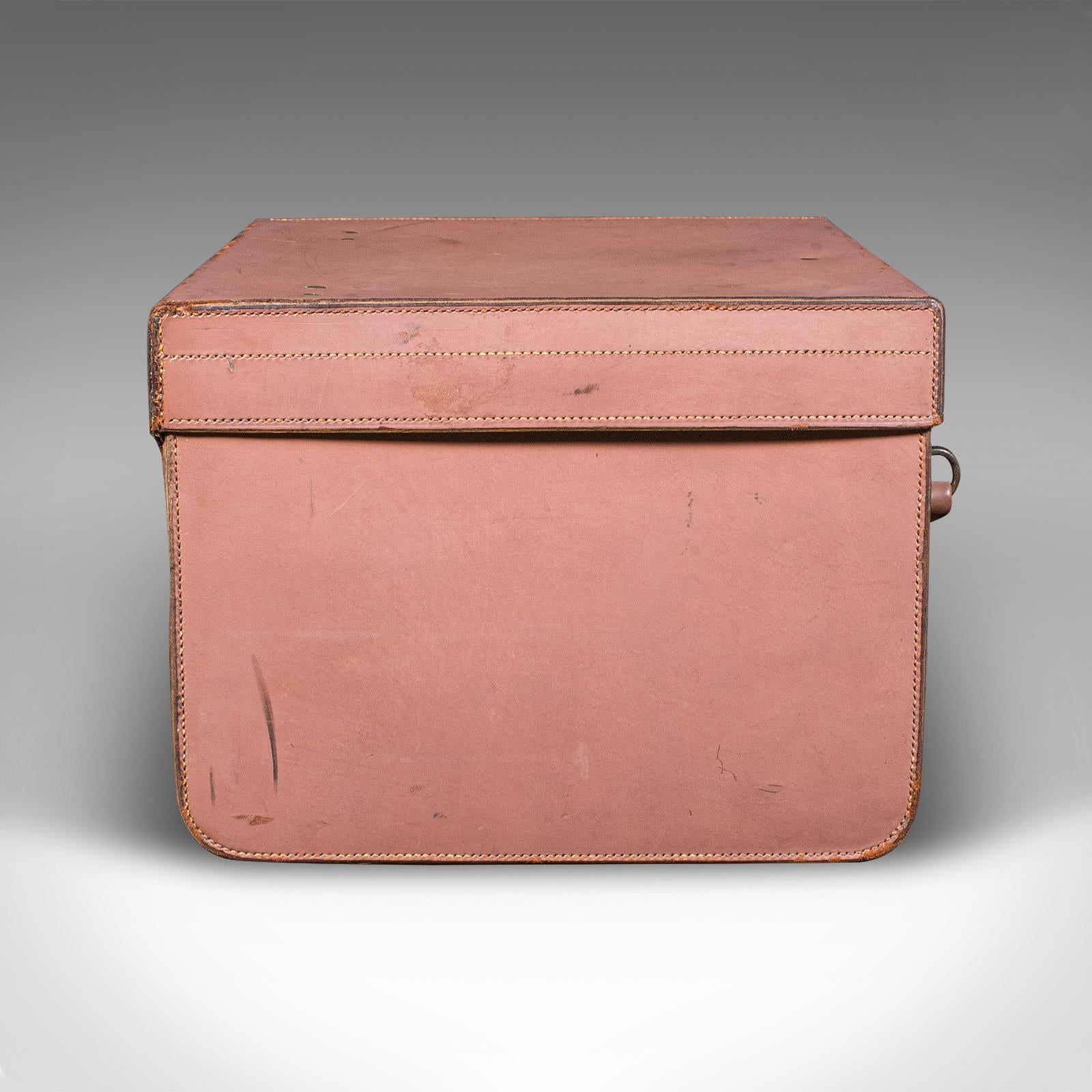 Small Antique Picnic Case, English, Leather, Suitcase, John Pound, Circa 1920 In Good Condition For Sale In Hele, Devon, GB