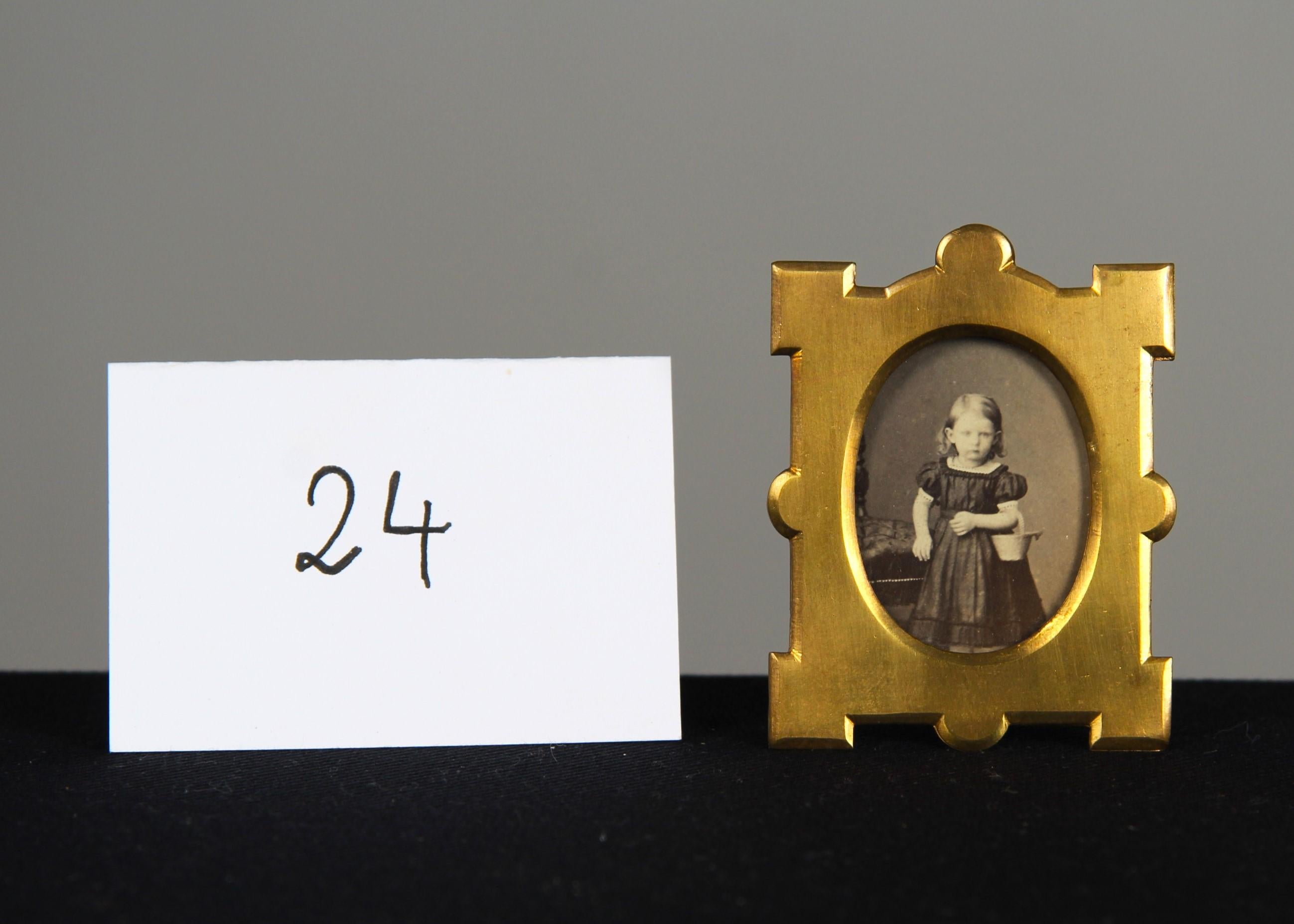 Pequeño marco antiguo, marco de fotos victoriano, Francia, década de 1880, 3 x 4 cm en Bueno estado para la venta en Greven, DE