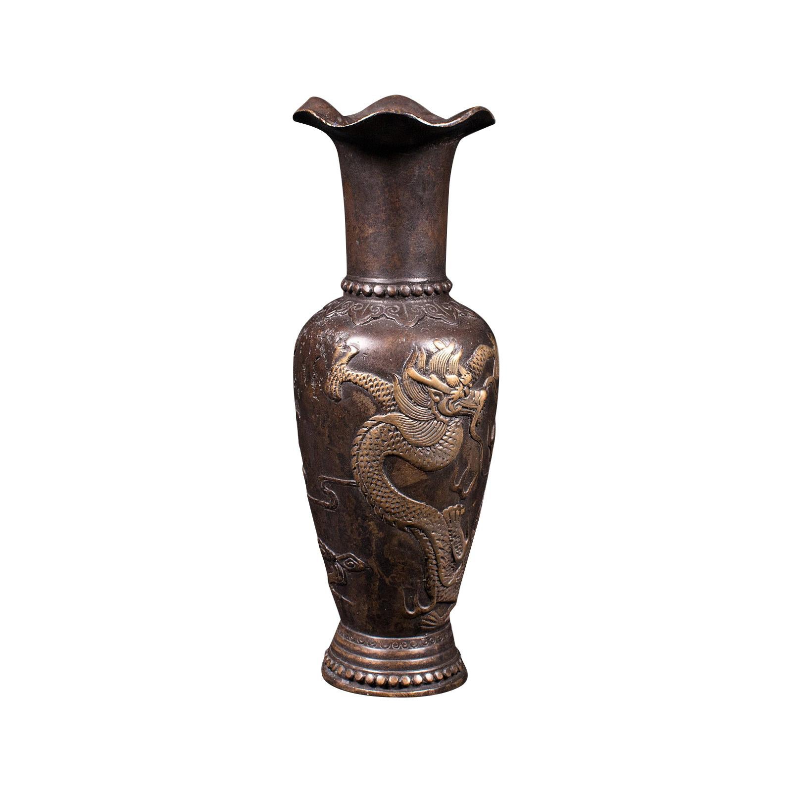 Petit vase Posy ancien, chinois, bronze, urne à fleurs décorative, victorien, 1900