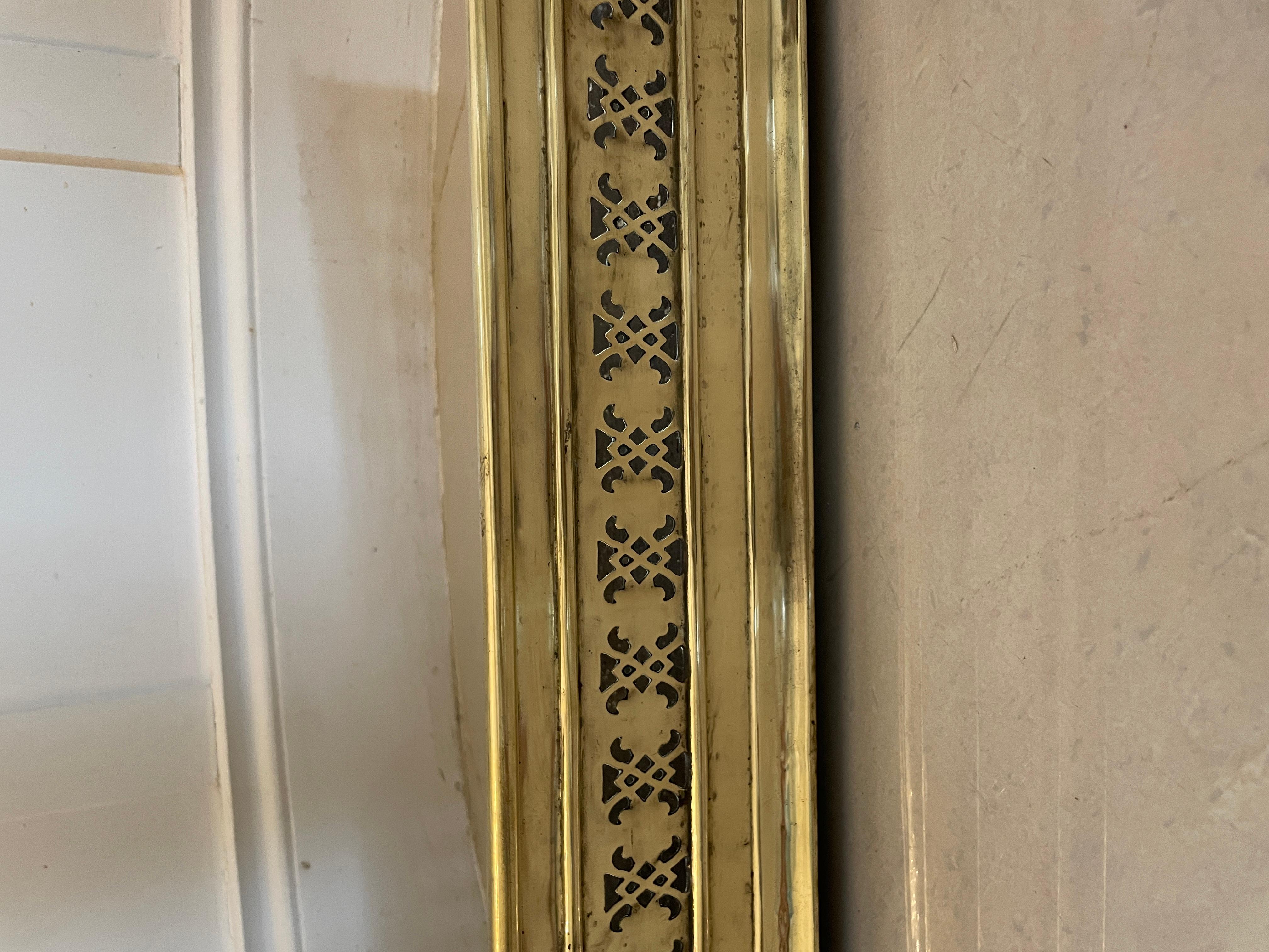  Small Antique Quality Brass Fender For Sale 1