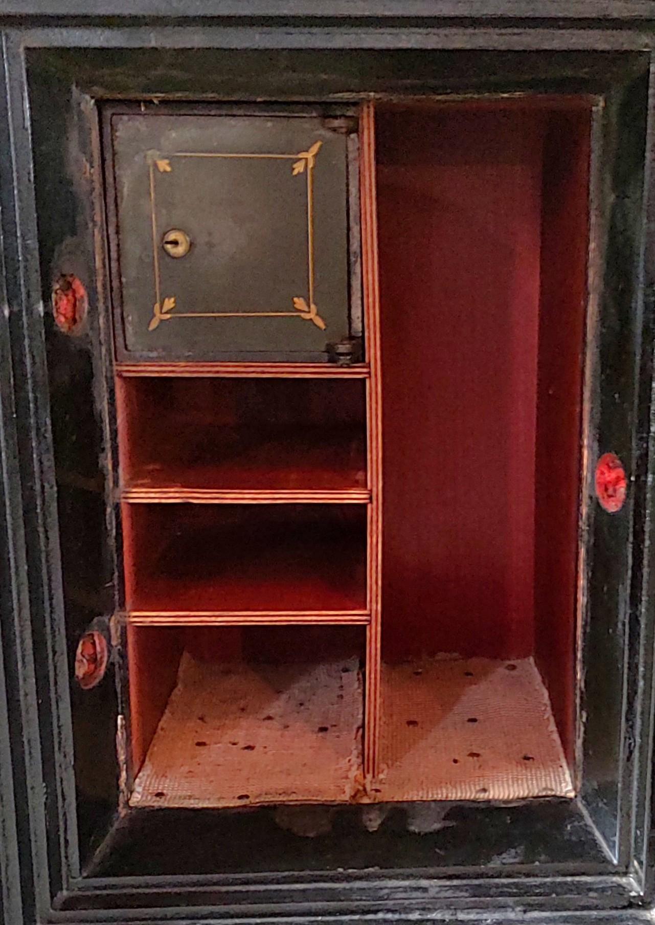 Small Antique Rolling Floor Safe by Victor Co. For Sale 5