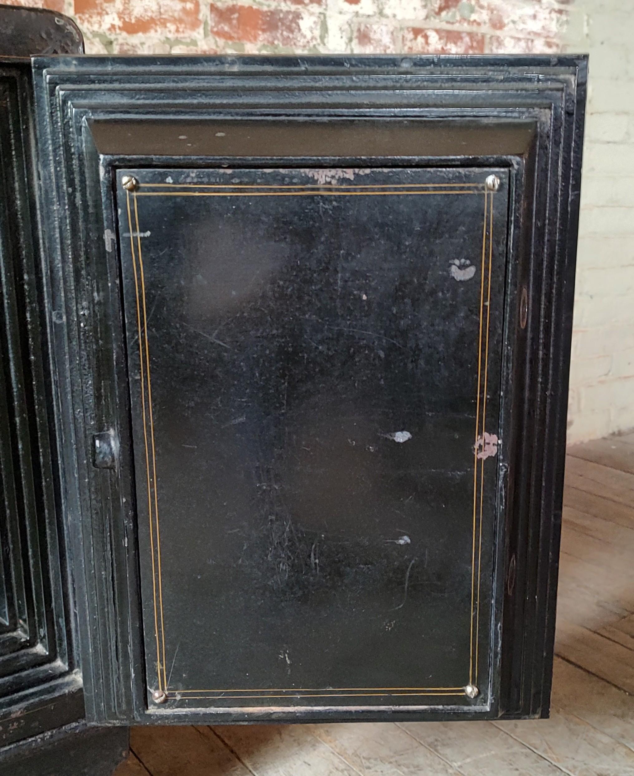 Small Antique Rolling Floor Safe by Victor Co. For Sale 6
