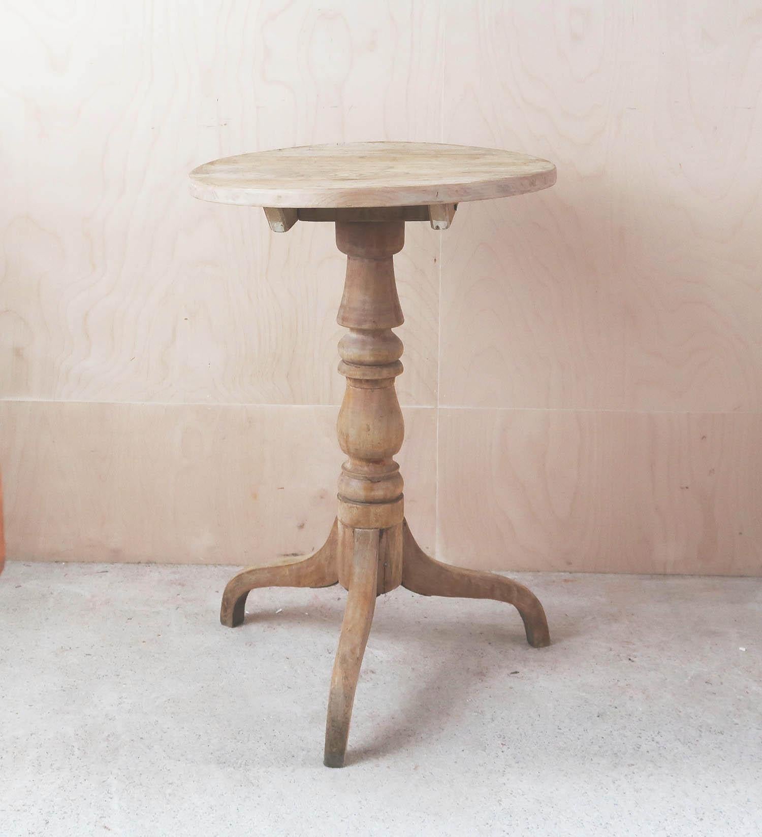 petite table d'appoint ancienne