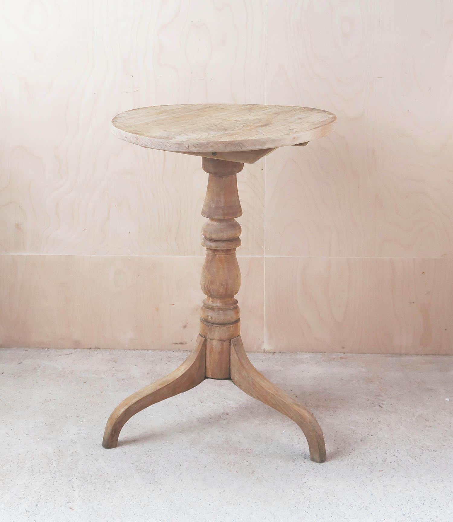 Early 19th Century Small Antique Round Bleached Elm Side Table. English, Circa 1820 For Sale