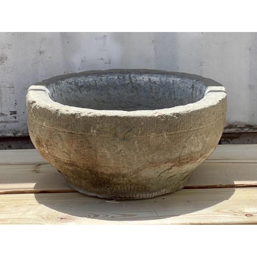 Small Antique Round Stone Basin For Sale 4