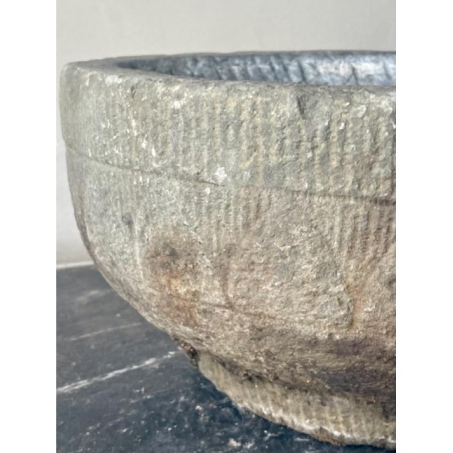 Small Antique Round Stone Basin In Good Condition For Sale In Scottsdale, AZ