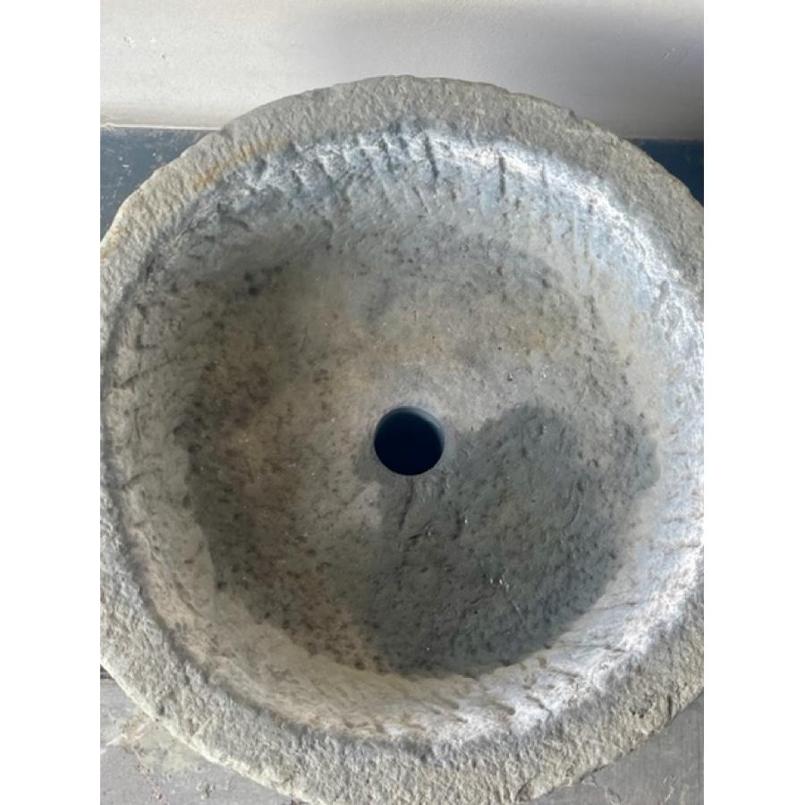Small Antique Round Stone Basin For Sale 2