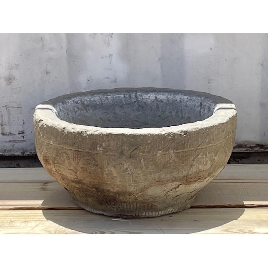 Small Antique Round Stone Basin For Sale 3
