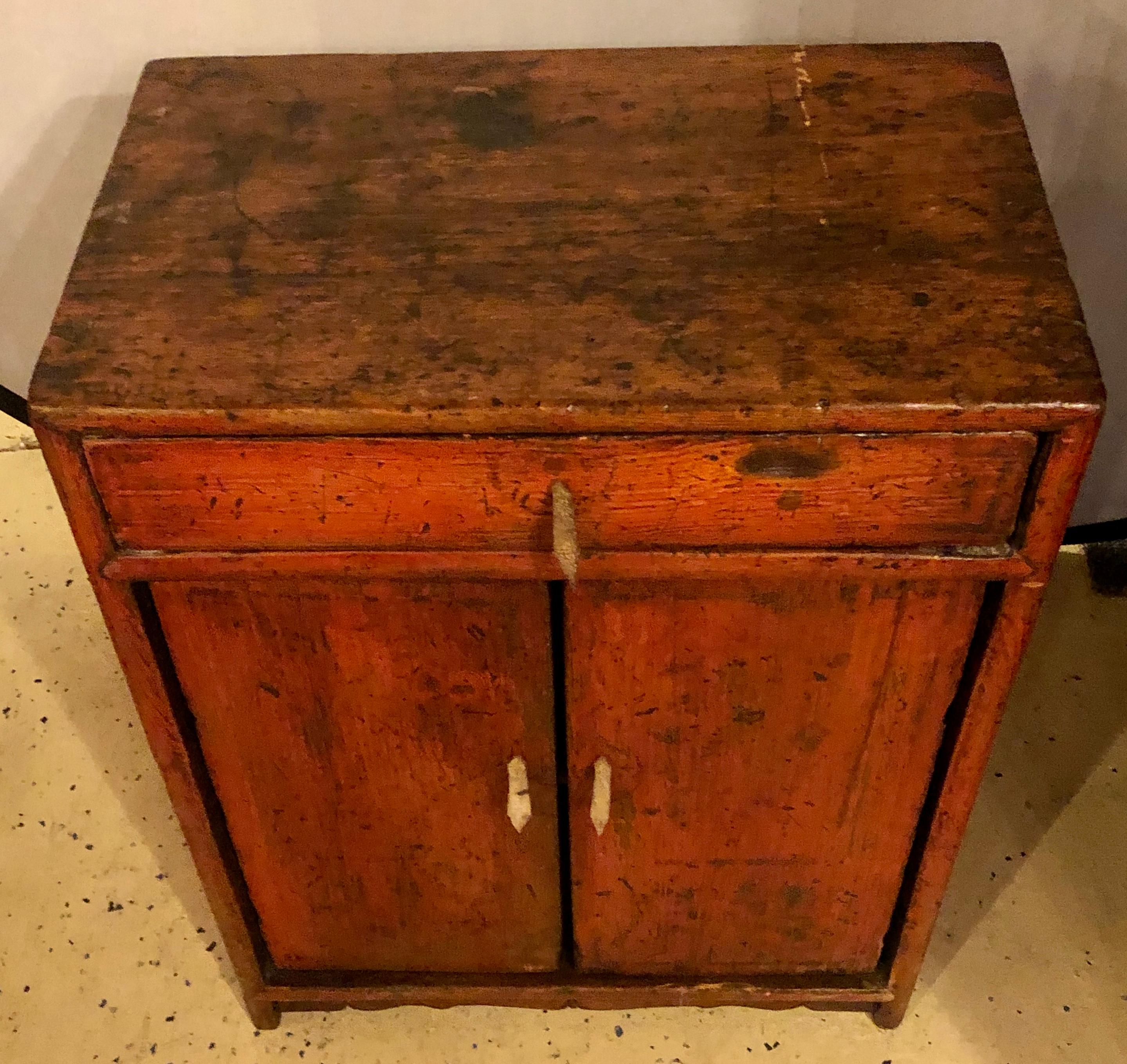 Small Antique Rustic Cabinet / End or Side Table Having a Single Leather Pulls In Fair Condition In Stamford, CT