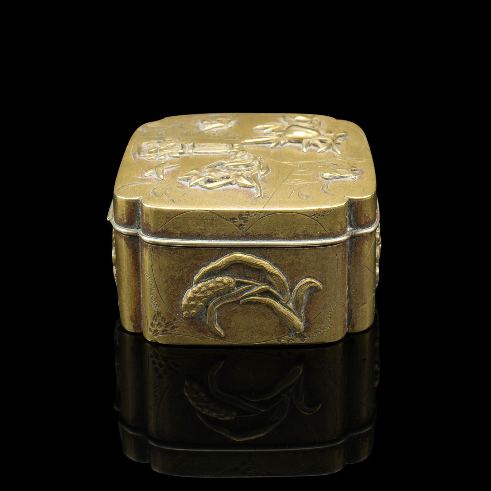 Small Antique Seamstress' Button Box, Japanese, Brass, Decorative, Victorian In Good Condition For Sale In Hele, Devon, GB
