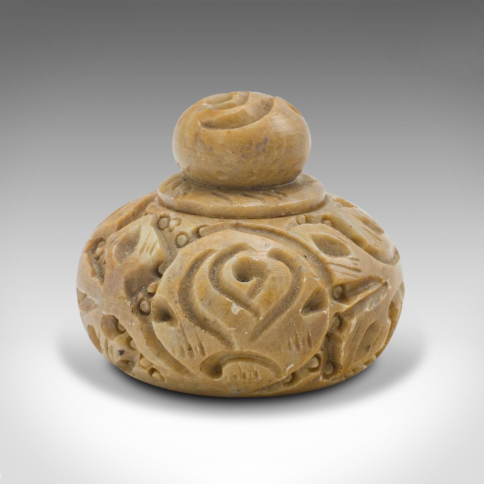 Late Victorian Small Antique Snuff Pot Chinese Carved Marble, Lidded Jar Victorian, circa 1900 For Sale