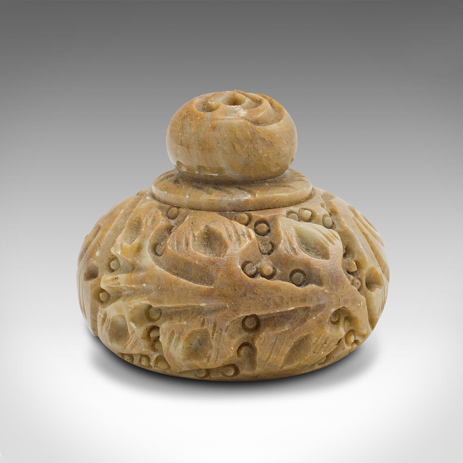 Small Antique Snuff Pot Chinese Carved Marble, Lidded Jar Victorian, circa 1900 In Good Condition For Sale In Hele, Devon, GB