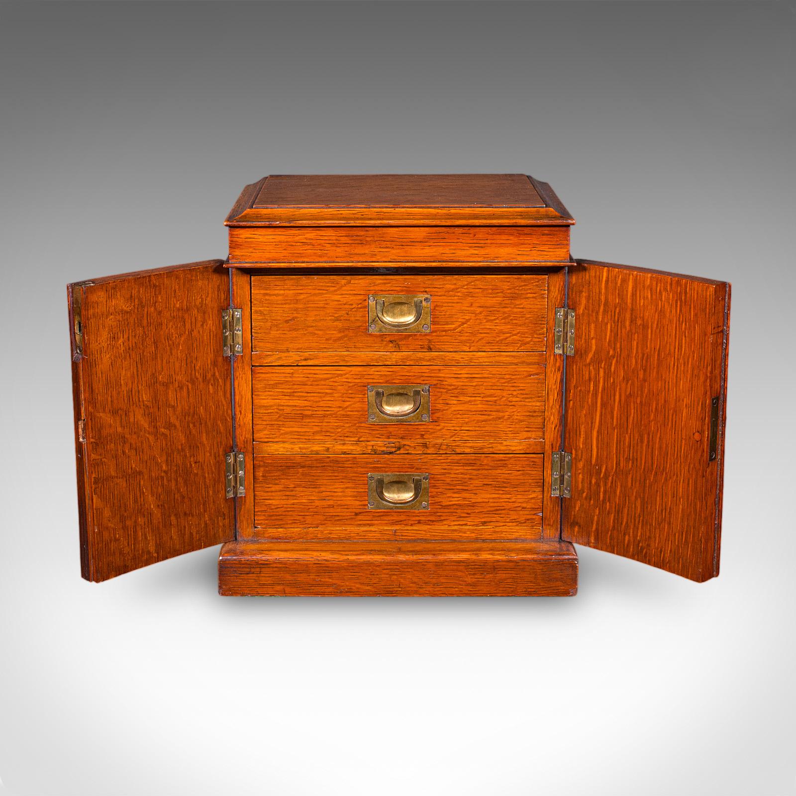 Britannico Piccola valigetta per campioni antichi, inglese, Oak, mobile da collezione, vittoriano, 1880 in vendita