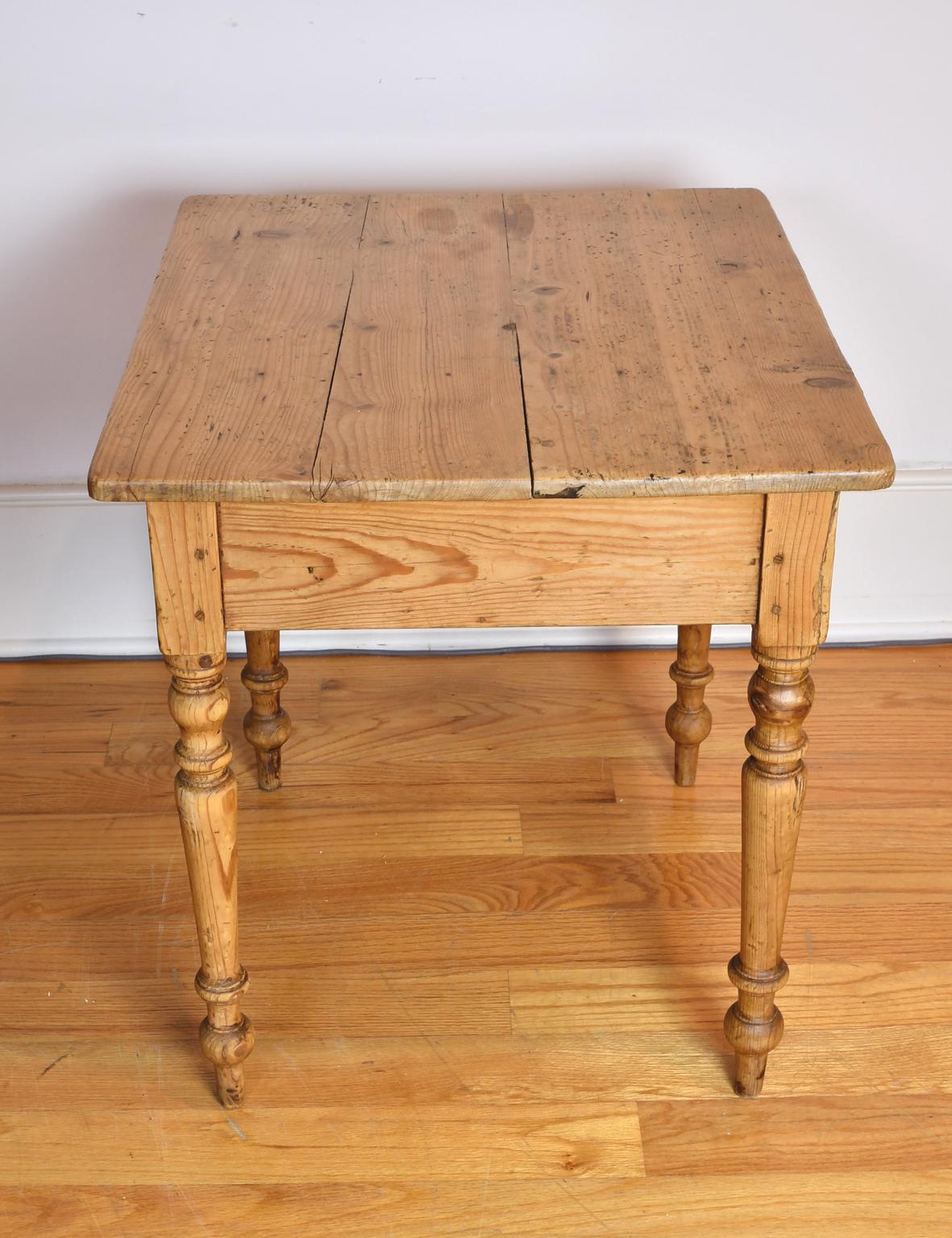 petite table d'appoint ancienne