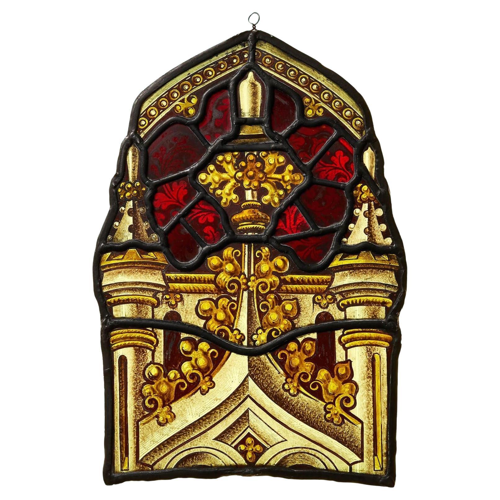 Pequeño panel antiguo de vidrieras de iglesia