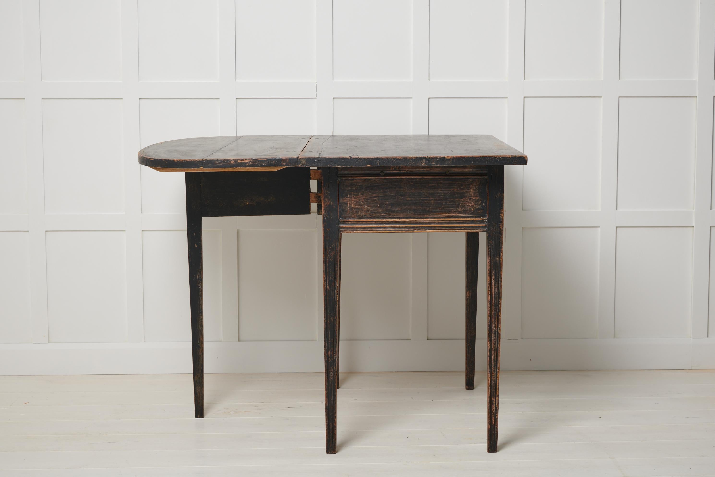Small Antique Swedish Black Pine Extendable Table in Gustavian Style  1