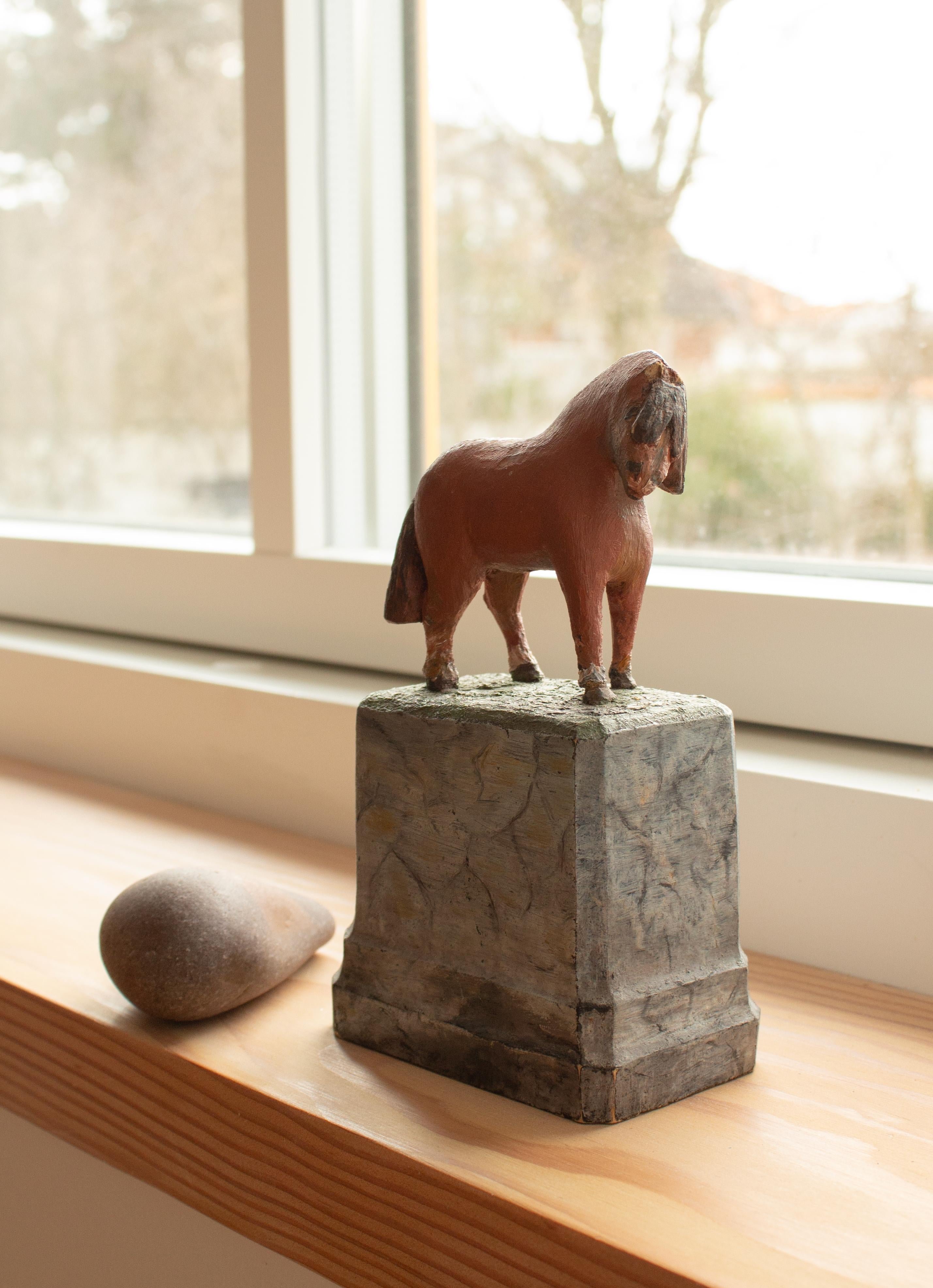 Small Antique Swedish Red-painted Horse in Wood, 1900th For Sale 5