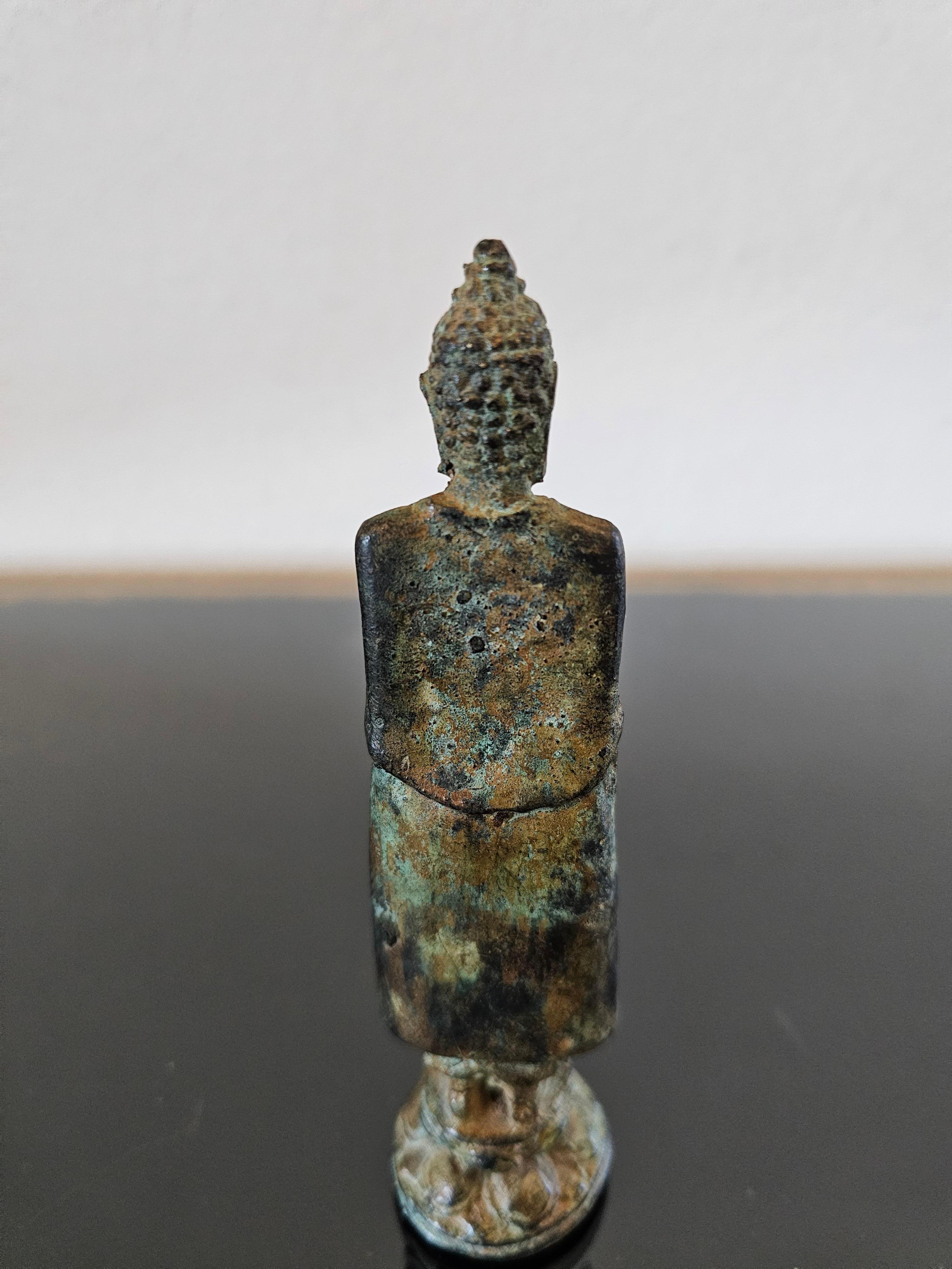 Antike thailändische Buddha-Figur aus Bronze aus der Ayutthaya-Periode, heilende Medizin, Buddha-Statue im Angebot 4