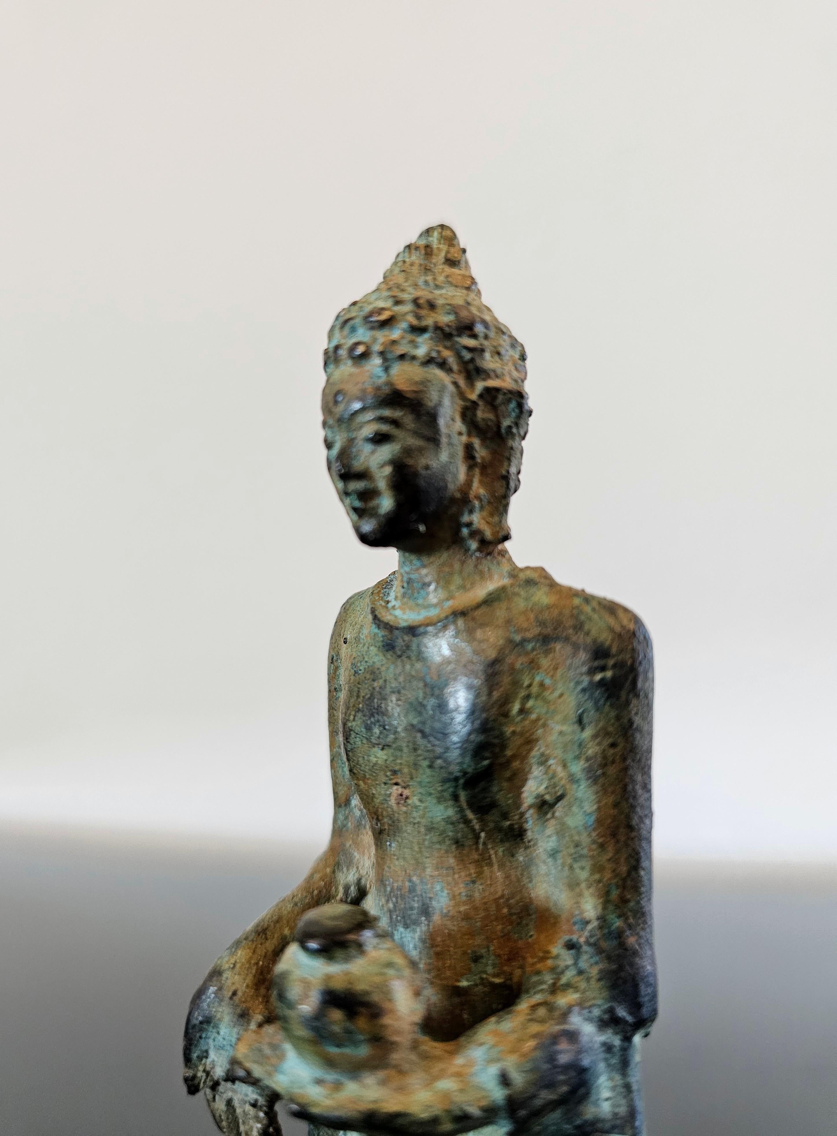 Antike thailändische Buddha-Figur aus Bronze aus der Ayutthaya-Periode, heilende Medizin, Buddha-Statue im Angebot 7