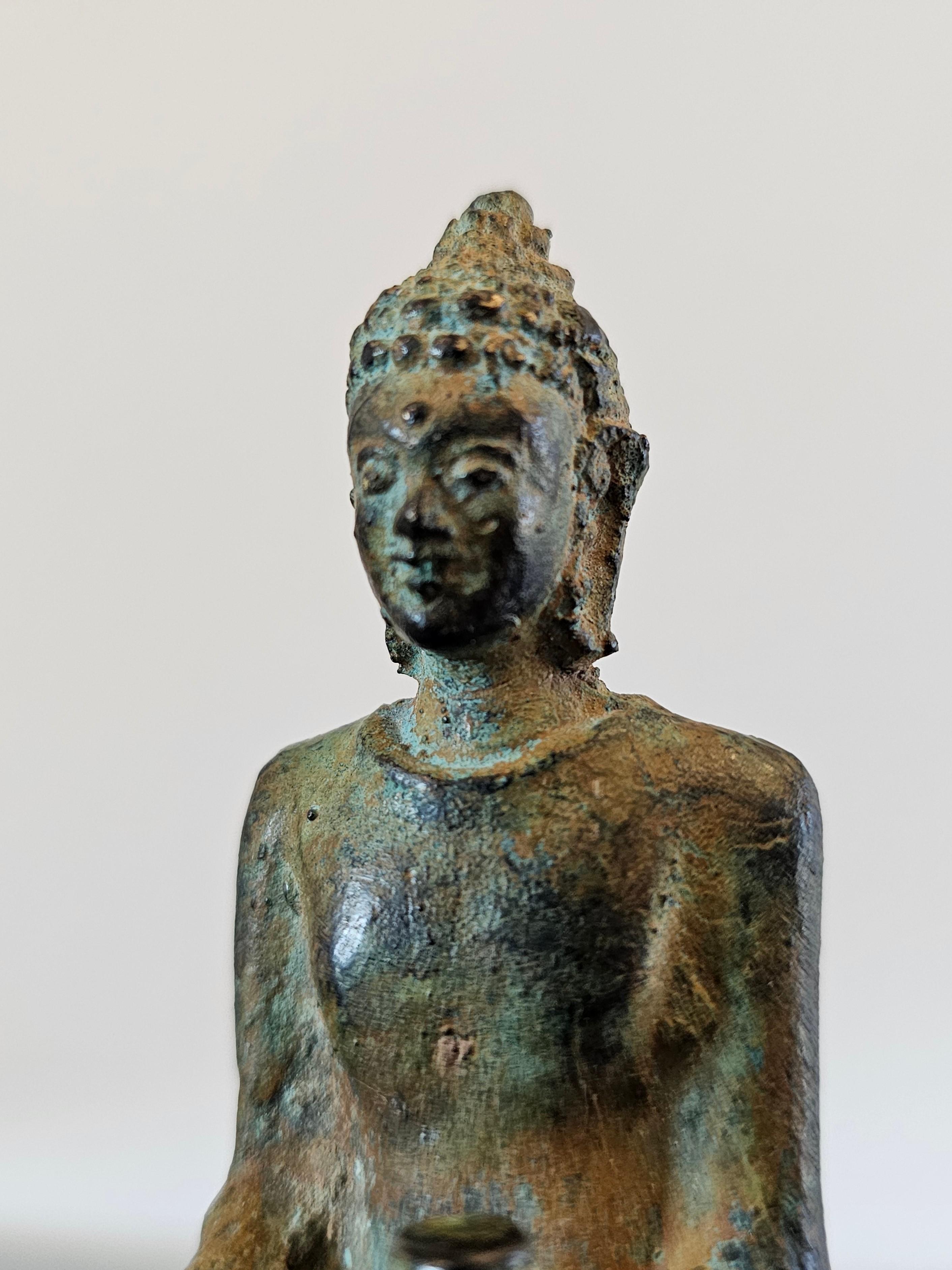 Antike thailändische Buddha-Figur aus Bronze aus der Ayutthaya-Periode, heilende Medizin, Buddha-Statue im Angebot 13