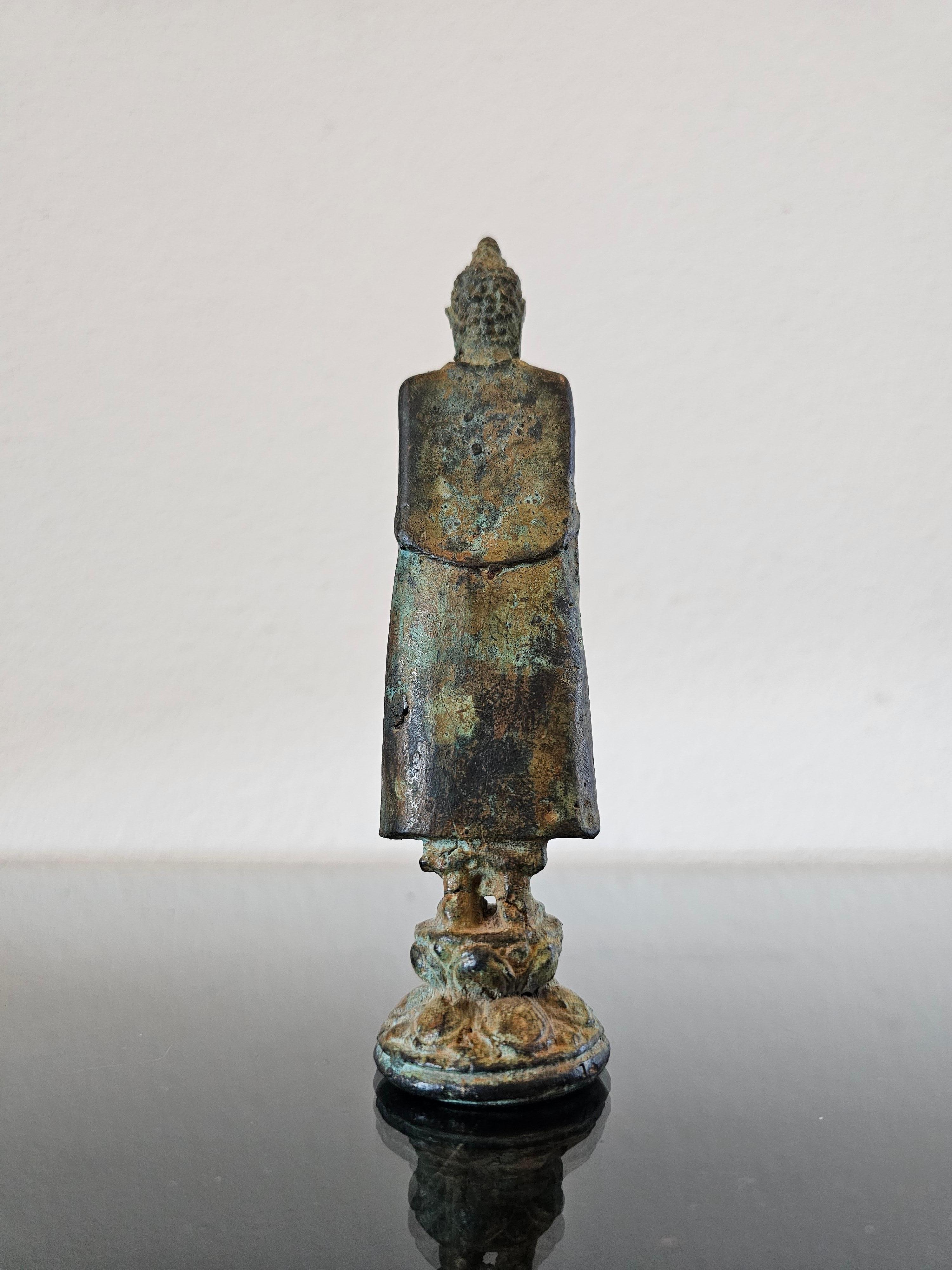 Antike thailändische Buddha-Figur aus Bronze aus der Ayutthaya-Periode, heilende Medizin, Buddha-Statue im Angebot 3