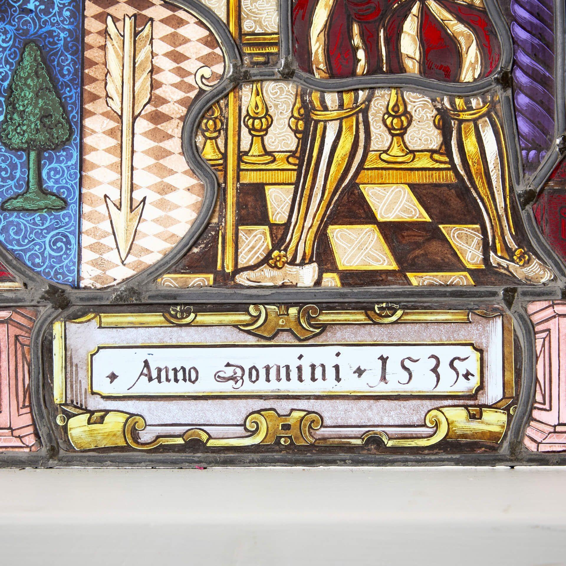 Small Antique Tudor Style Stained Glass Panel In Fair Condition For Sale In Wormelow, Herefordshire