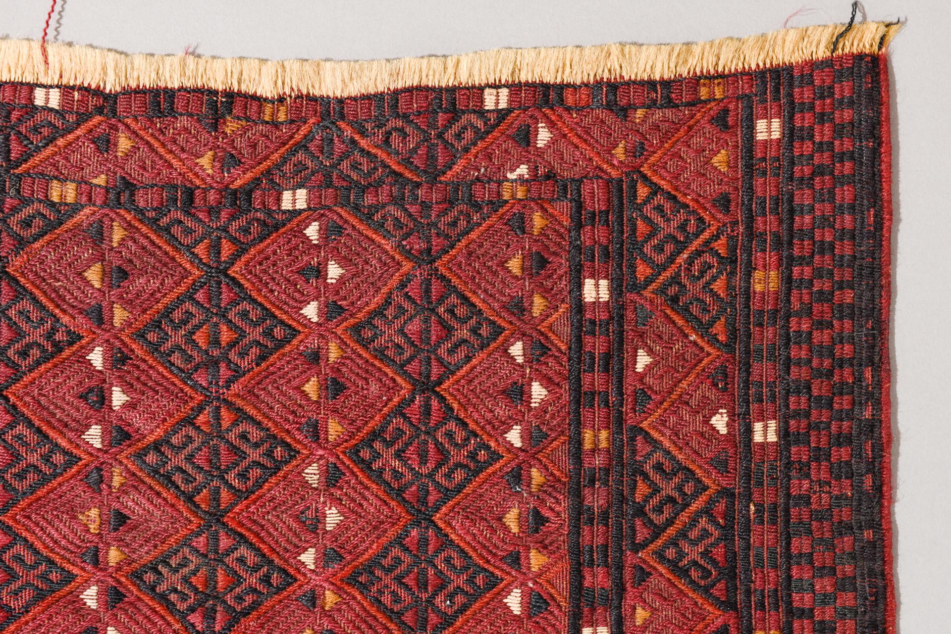 20ième siècle Petit Kilim ancien Turkoman en vente