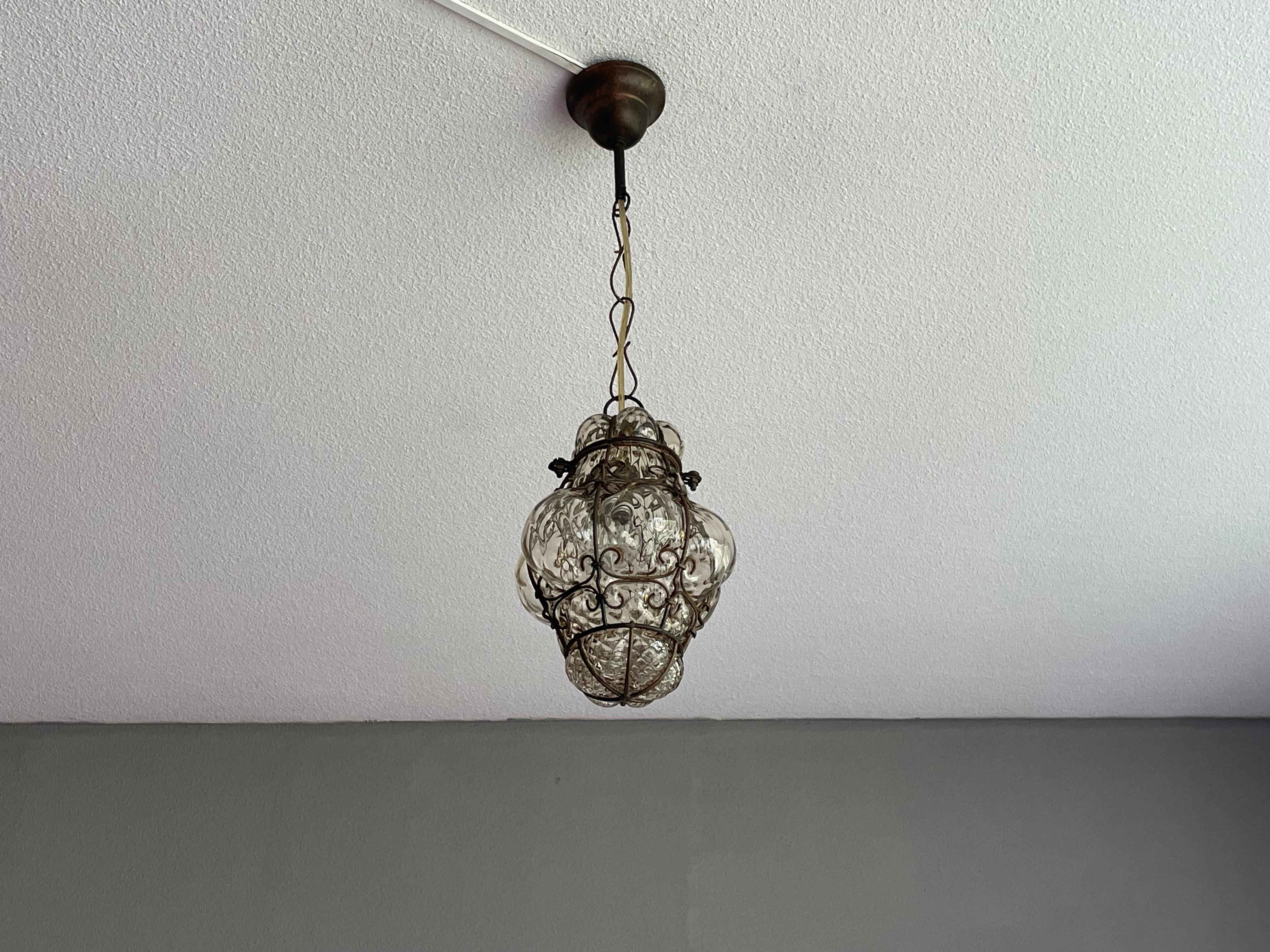 Antike venezianische Murano-Hängelampe, mundgeblasenes Glas in schmiedeeisernen Rahmen 8