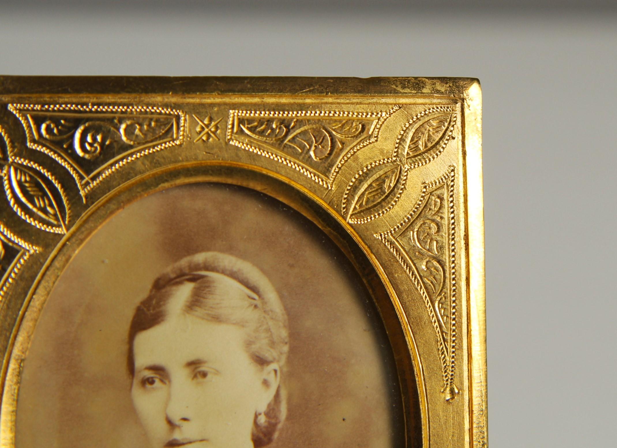 French Small Antique Victorian Picture Frame, Bronze Dorée, France, 1880s, 4 x 6 cm For Sale