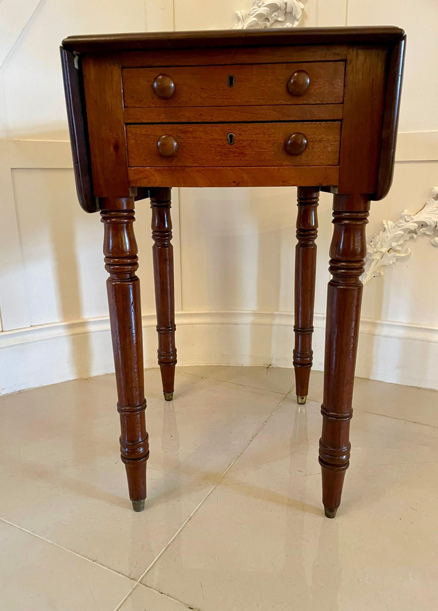 Small Antique Victorian Quality Mahogany Table with Two Drop Leaves For Sale 2