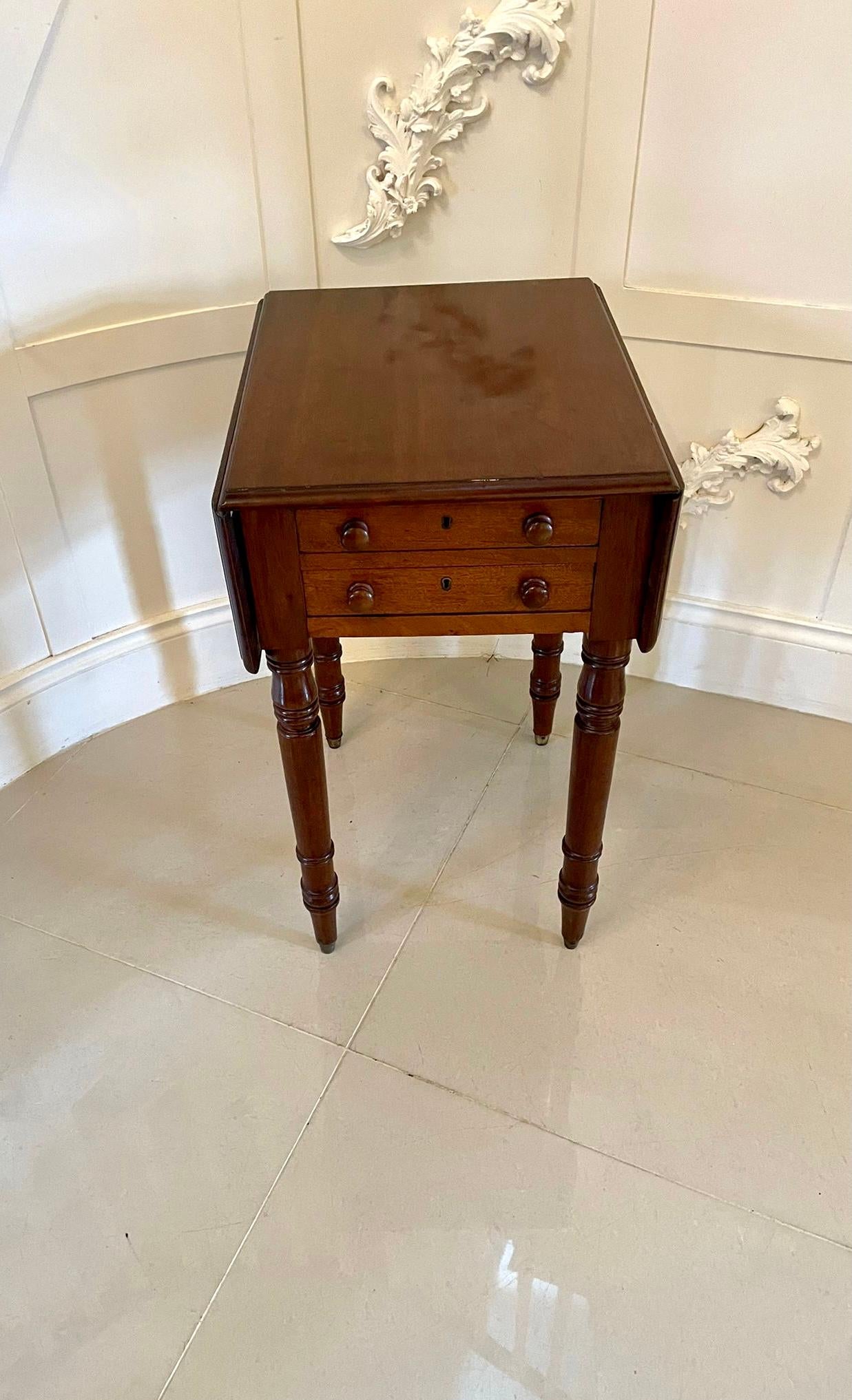 Small Antique Victorian Quality Mahogany Table with Two Drop Leaves For Sale 3