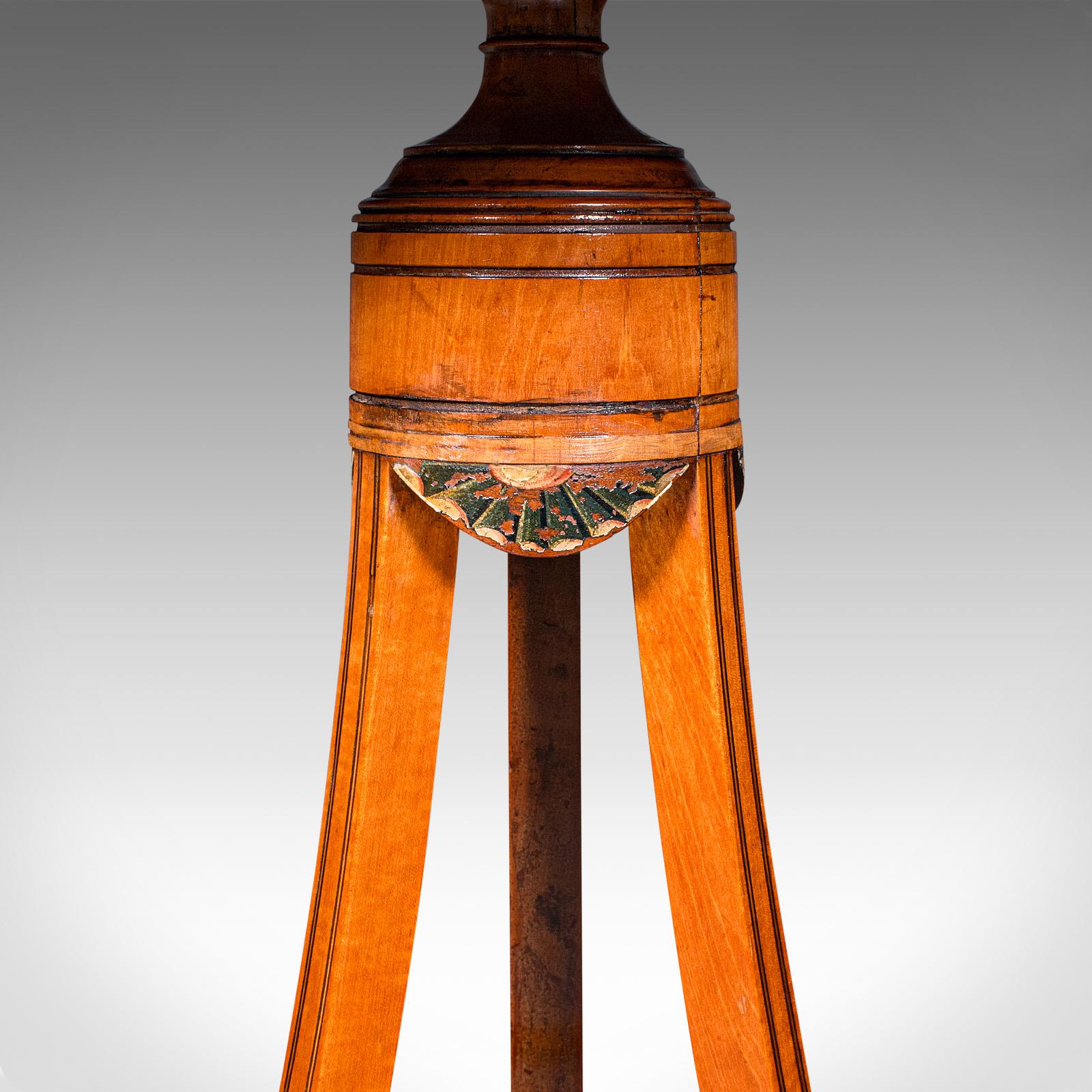 Petite table à vin ancienne, anglaise, circulaire, d'appoint, lampe, tripode, Regency en vente 3