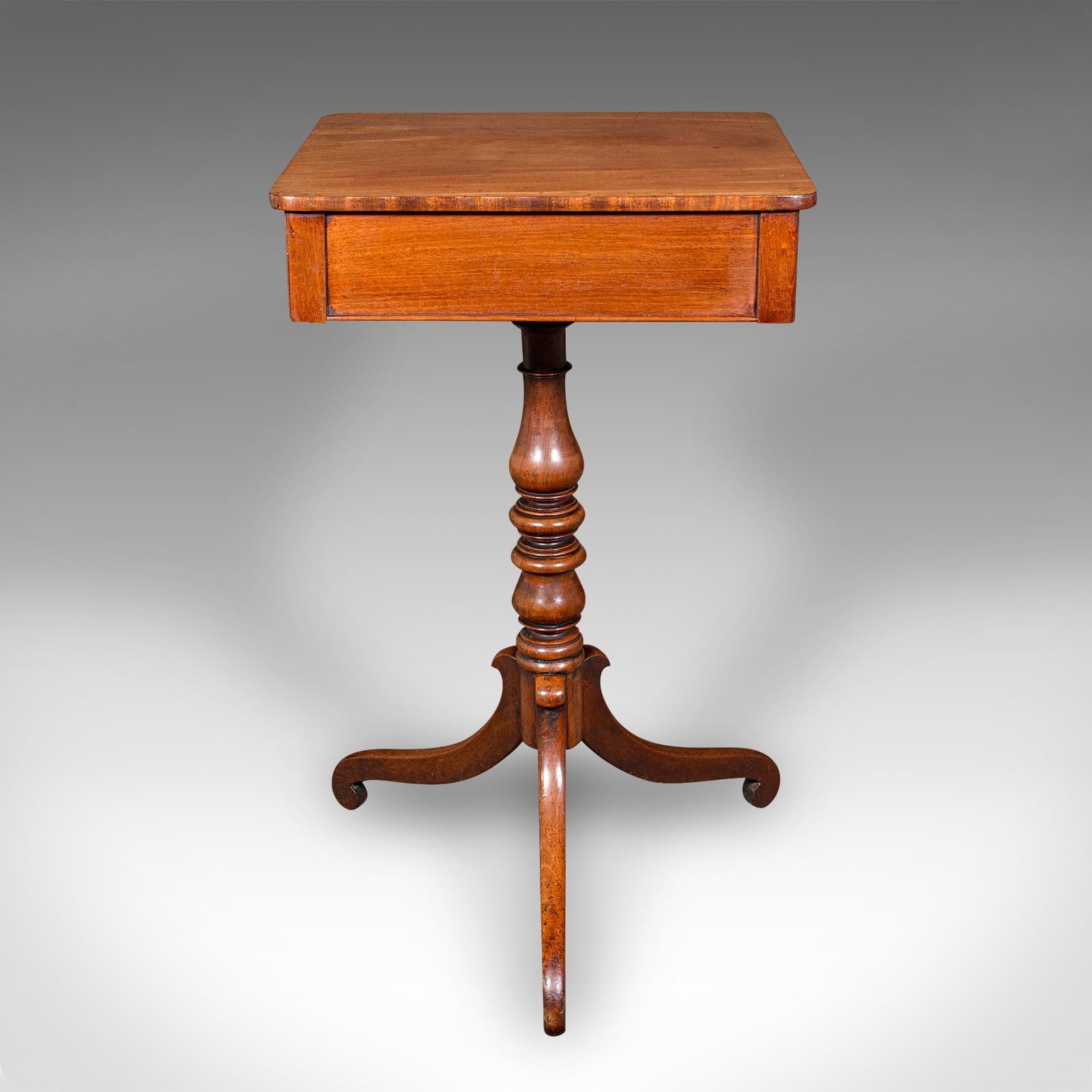 Early 19th Century Small Antique Wine Table, English, Side, Occasional, Lamp, Regency, Circa 1820 For Sale