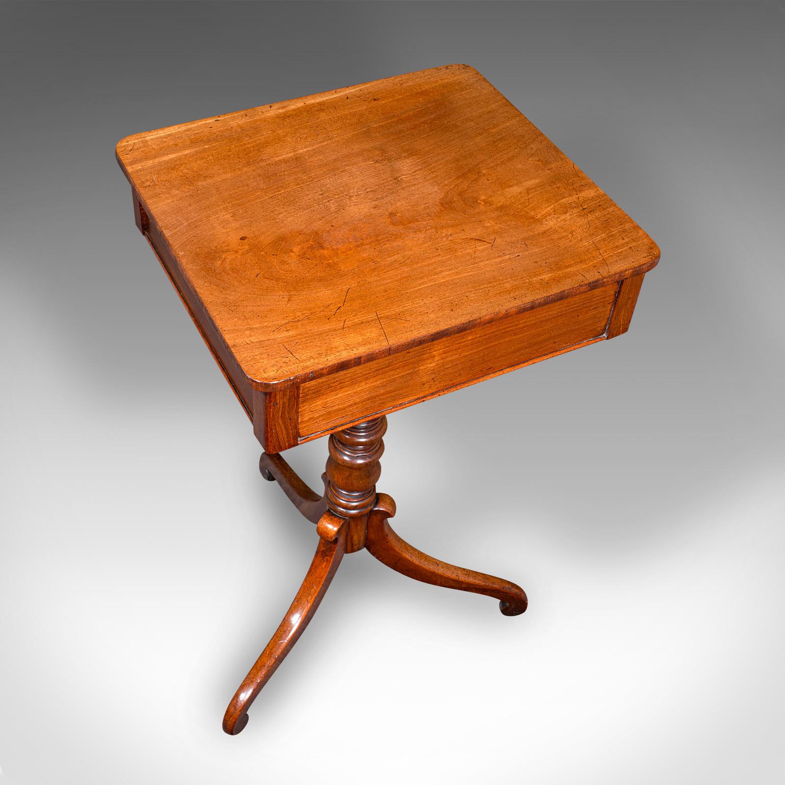 Small Antique Wine Table, English, Side, Occasional, Lamp, Regency, Circa 1820 For Sale 1