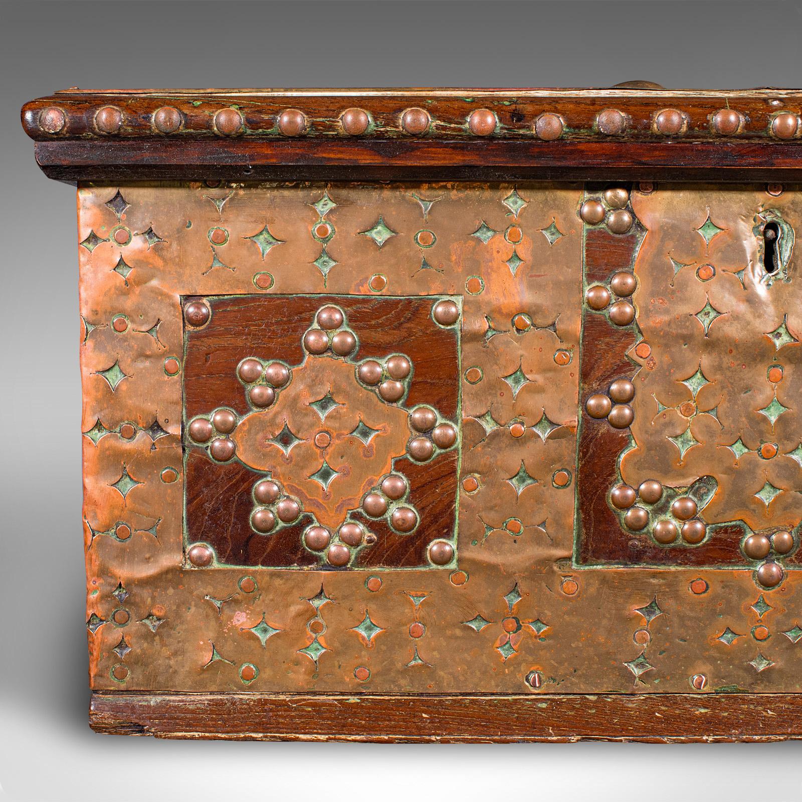 Small Antique Zanzibar Chest, East African Teak, Brass, Travel Trunk, Victorian en venta 3