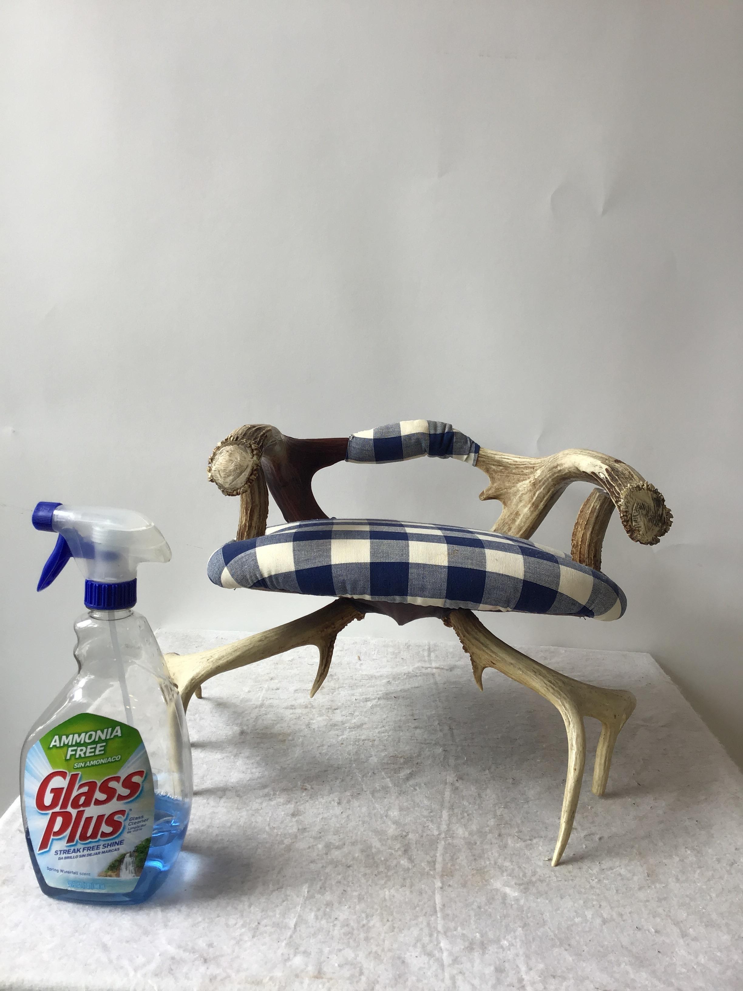 Small Antler chair. Great for a doll, or just for show.