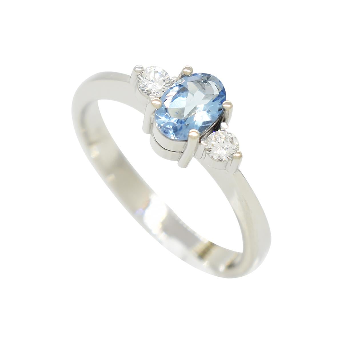 Contemporary Small Aquamarine Three-Stones Engagement Ring in 18K White Gold with Diamonds For Sale