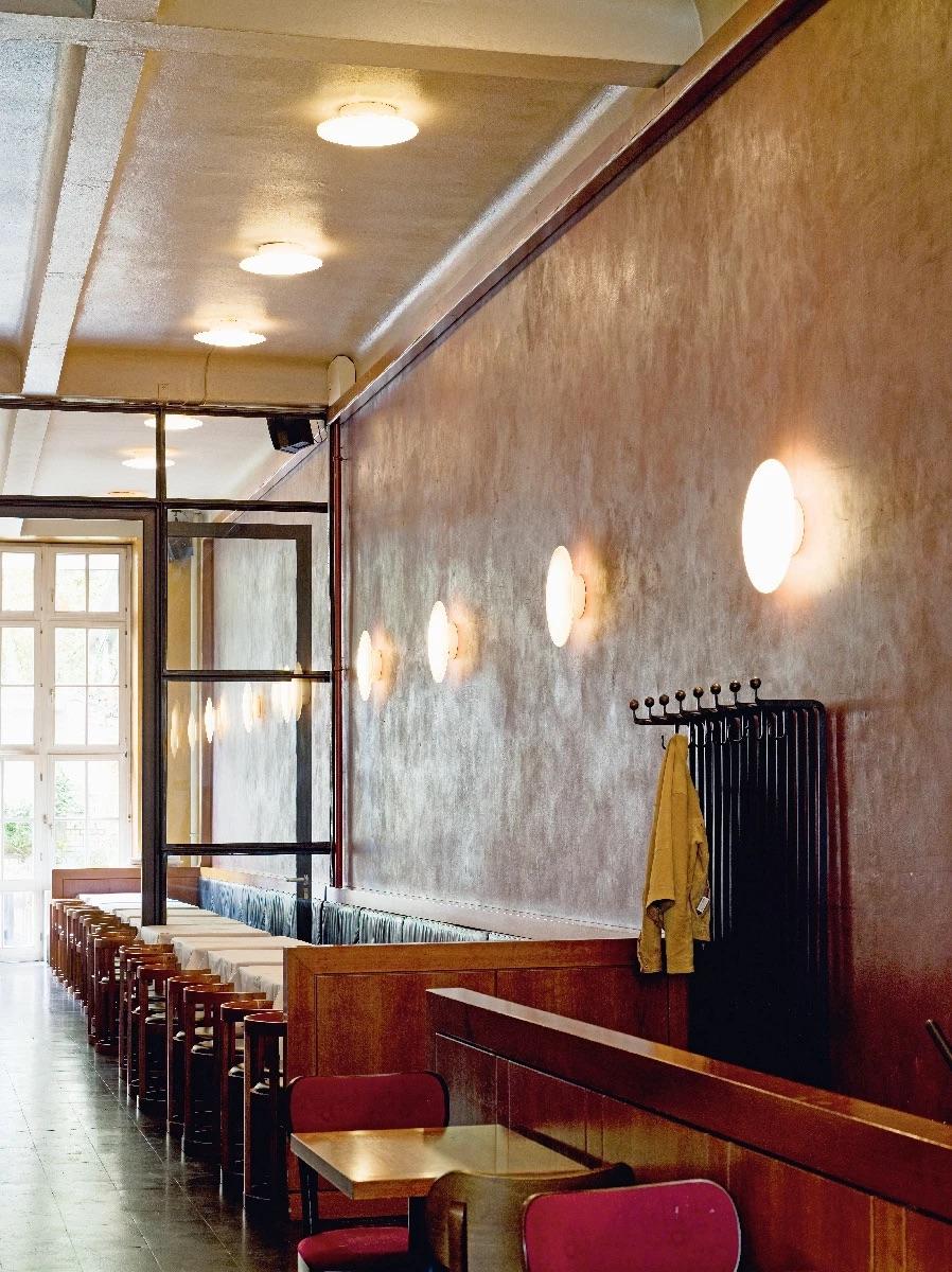 Kleine Arne Jacobsen 'Eklipta' Wand- oder Deckenleuchte für Louis Poulsen im Angebot 2