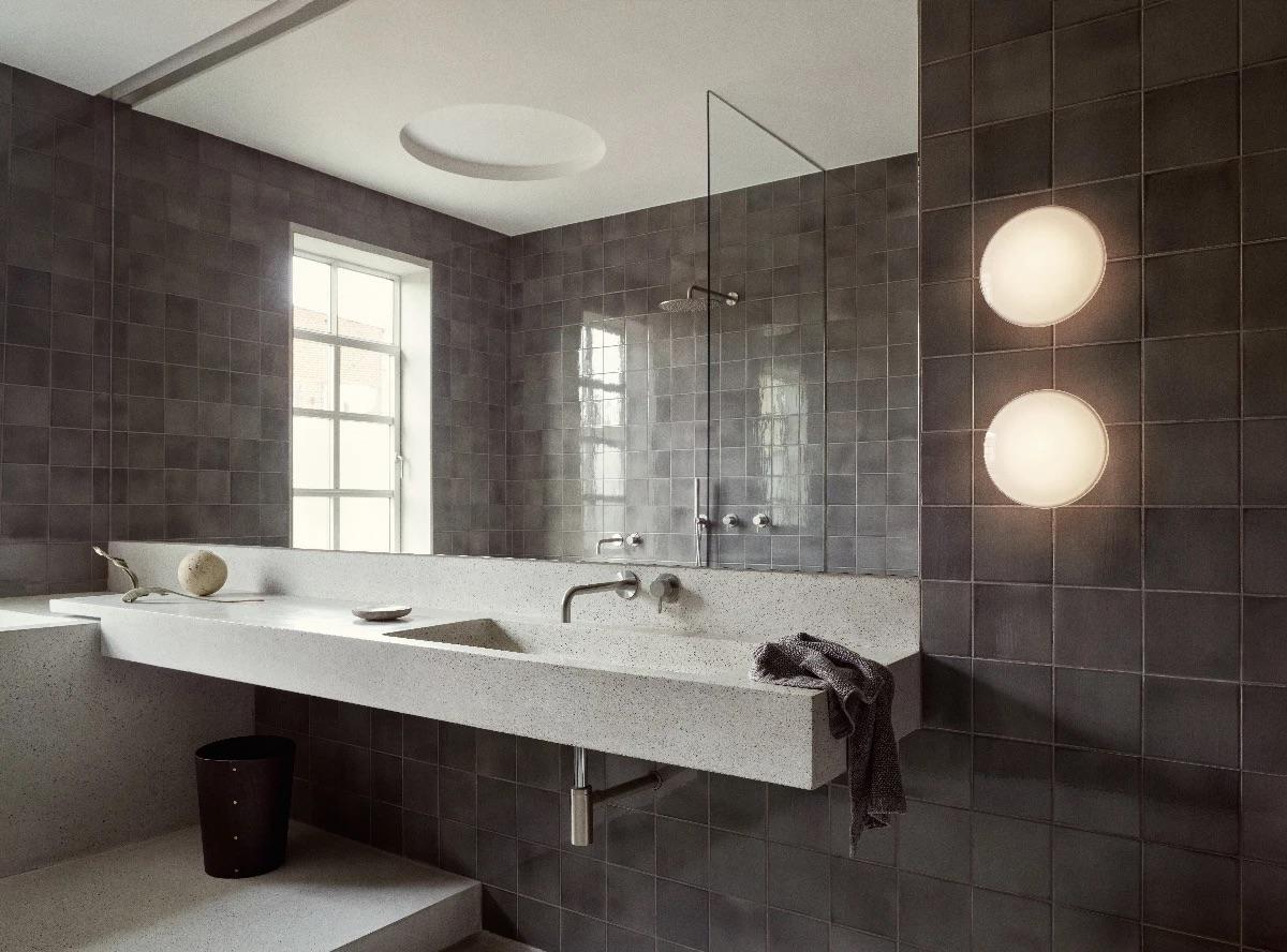 Kleine Arne Jacobsen 'Eklipta' Wand- oder Deckenleuchte für Louis Poulsen (21. Jahrhundert und zeitgenössisch) im Angebot