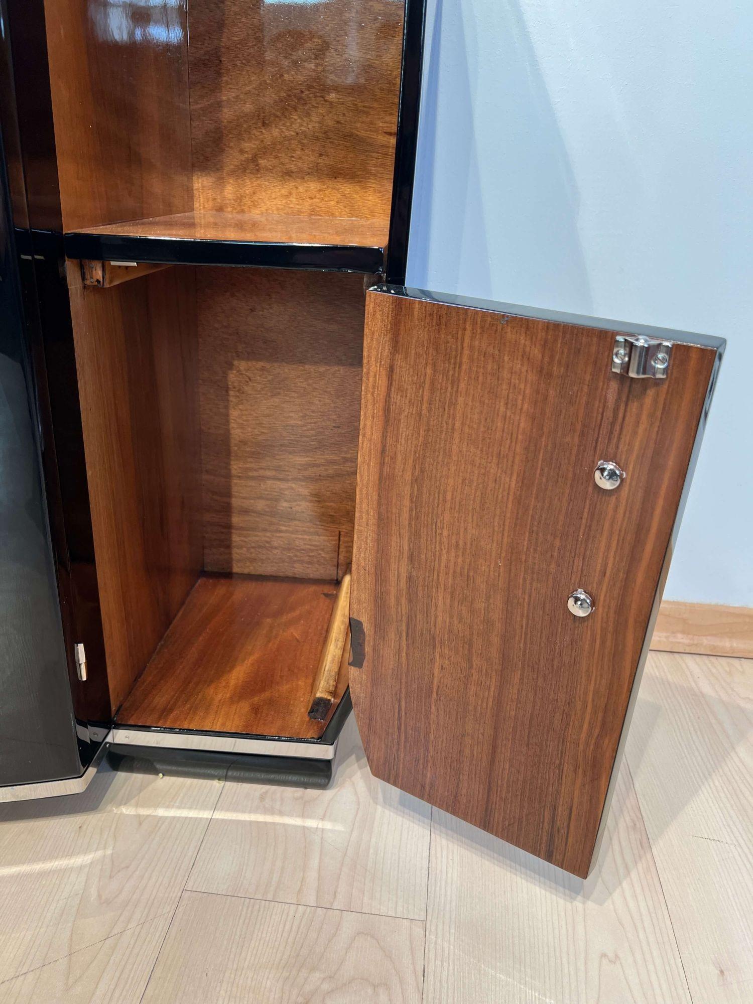 Small Art Deco Bar Cabinet, Black Lacquer, Nickel, Walnut, France circa 1930 5