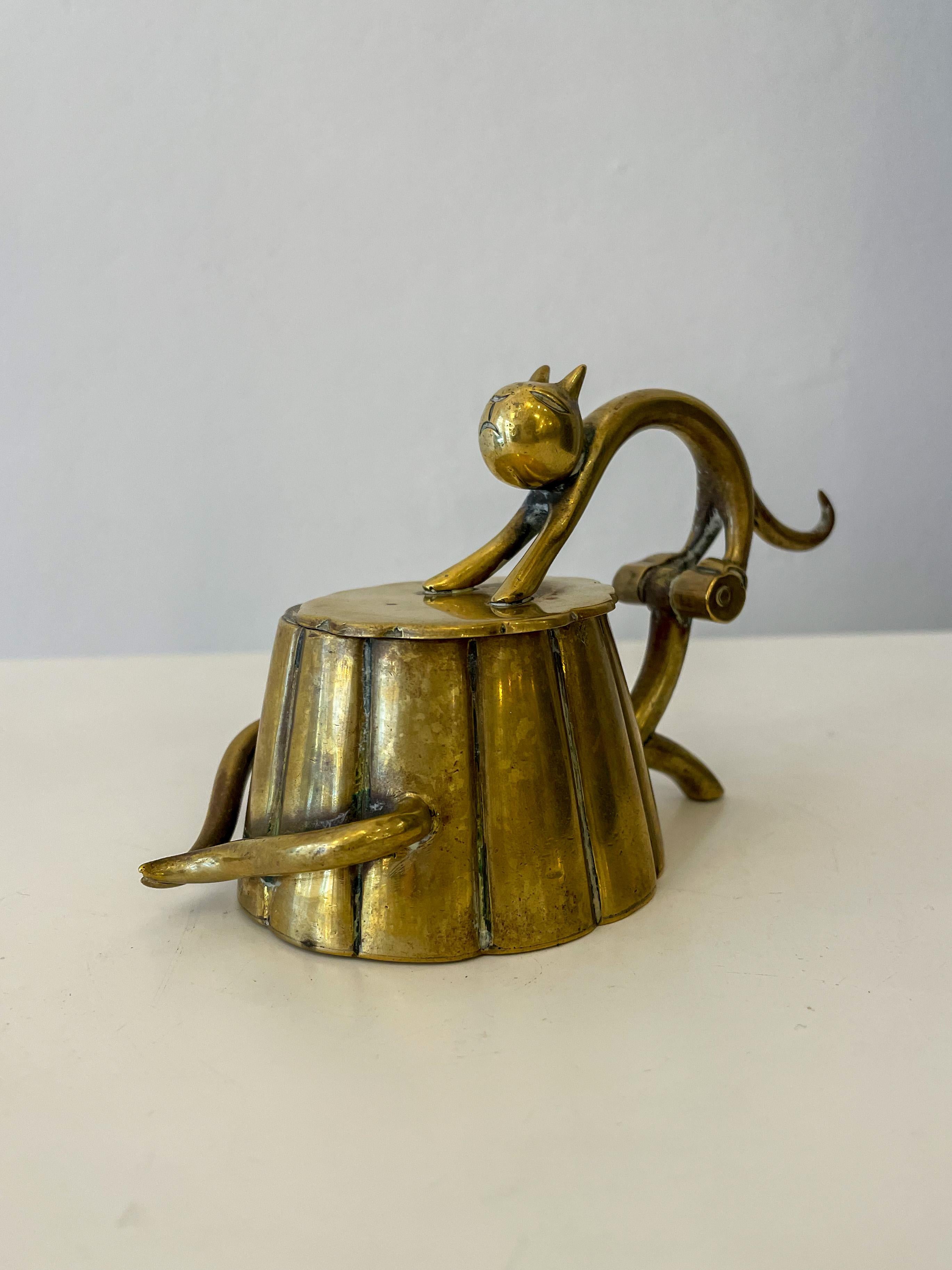 Small Art Deco brass cat box Karl hagenauer, Brass, Austria.

  